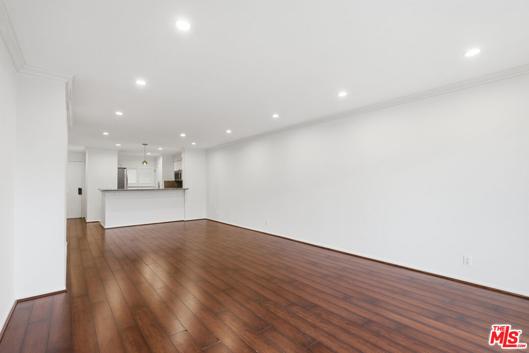 2940 N Verdugo Rd Unit: 305