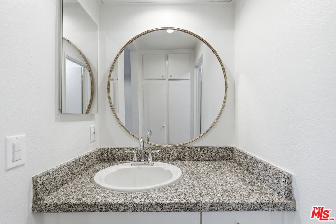2940 N Verdugo Rd Unit: 305