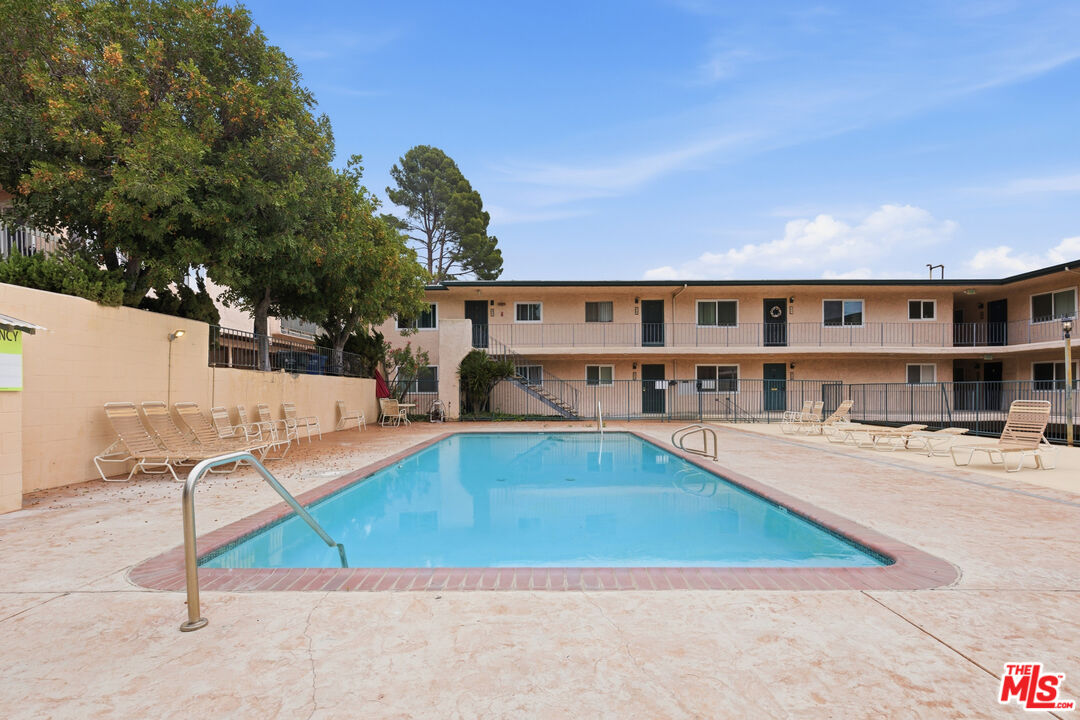 2940 N Verdugo Rd Unit: 305