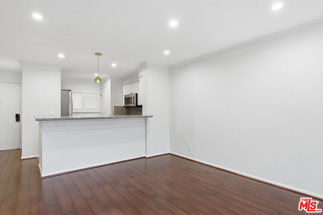 2940 N Verdugo Rd Unit: 305