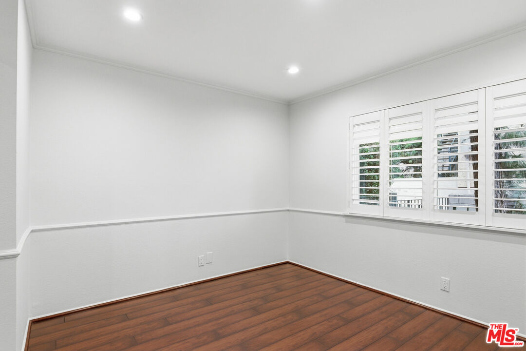 2940 N Verdugo Rd Unit: 305