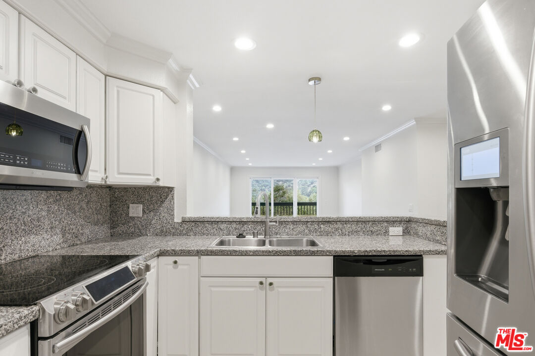 2940 N Verdugo Rd Unit: 305