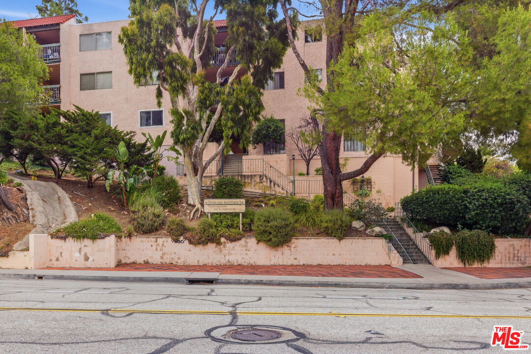 2940 N Verdugo Rd Unit: 305