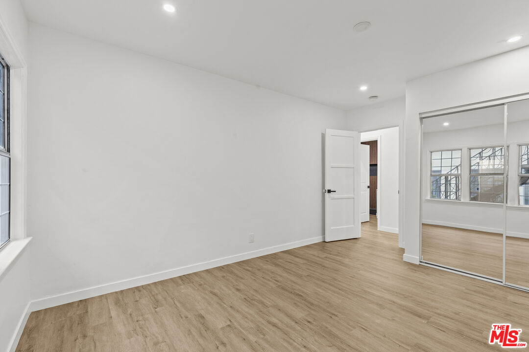 542 N Genesee Ave