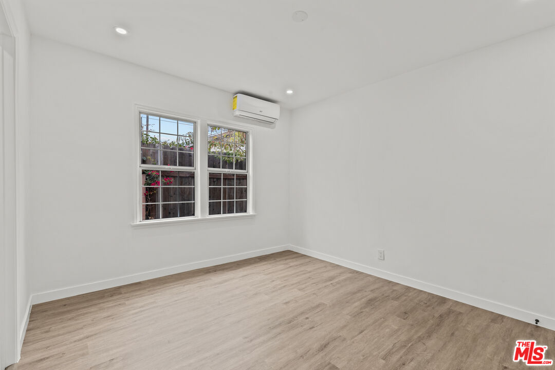 542 N Genesee Ave