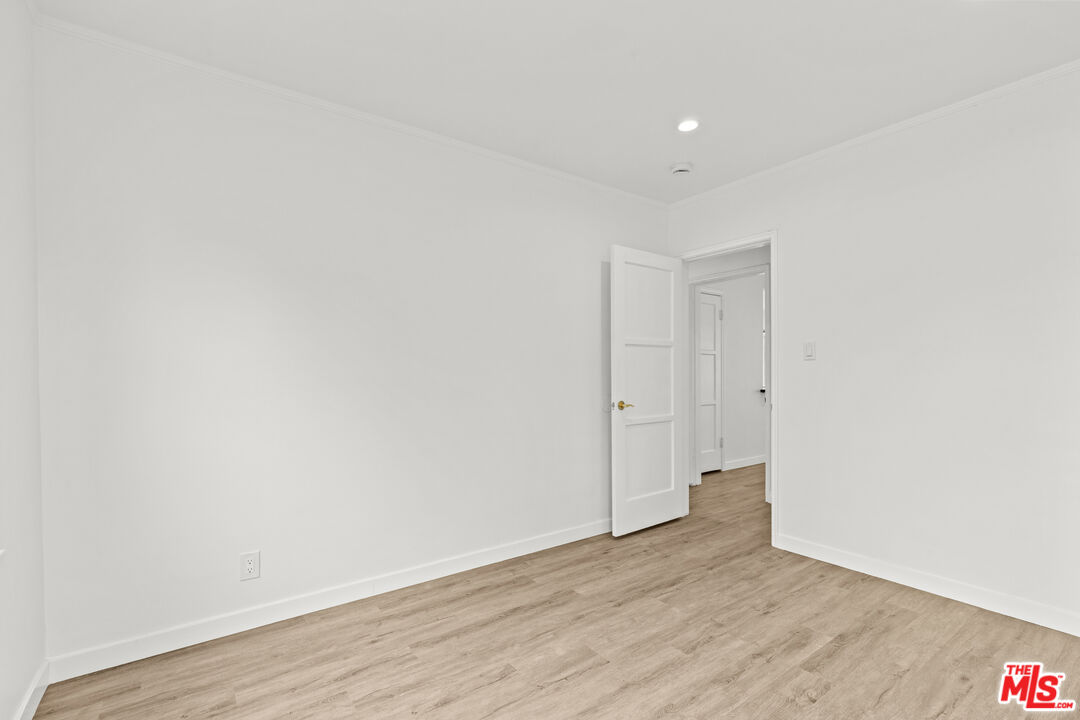 544 N Genesee Ave