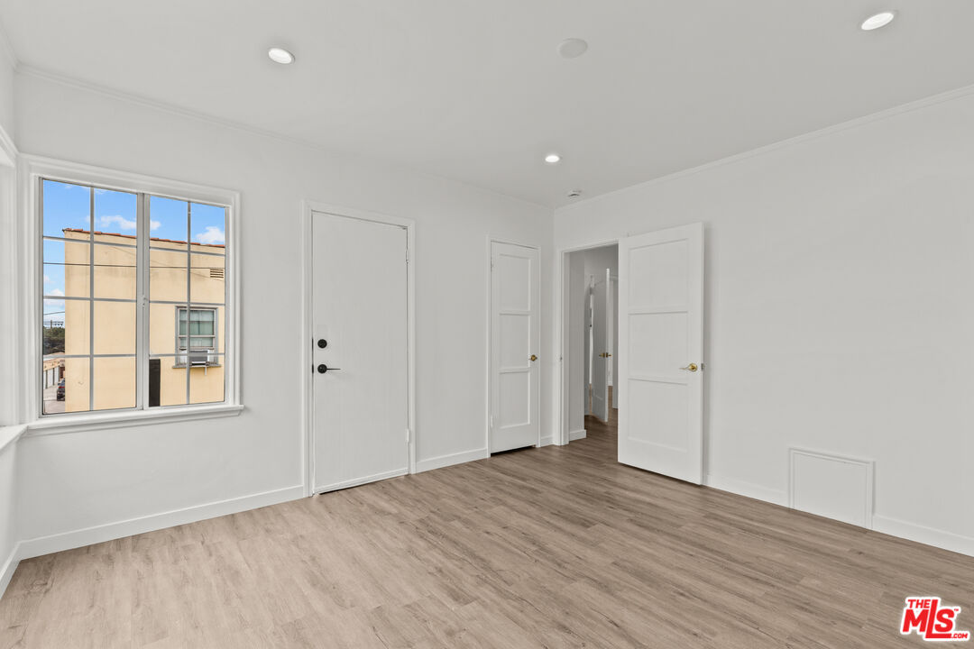 544 N Genesee Ave
