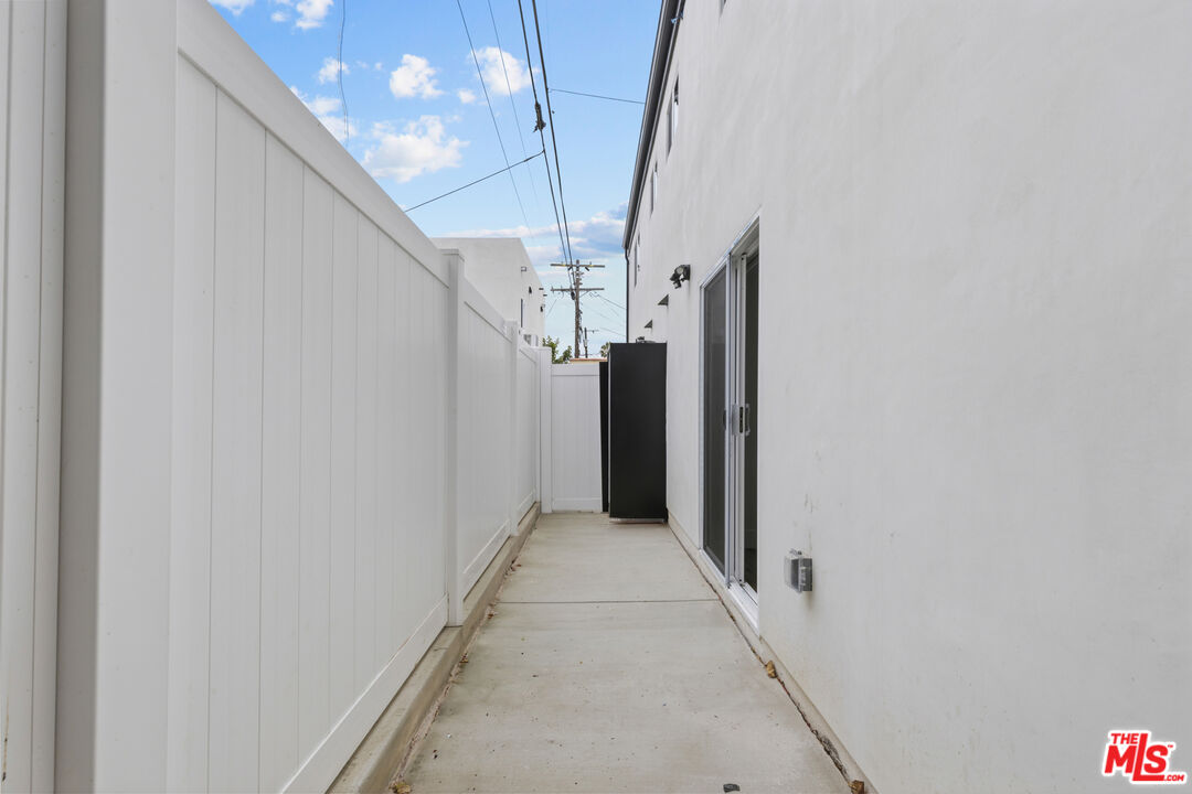 546 N Genesee Ave