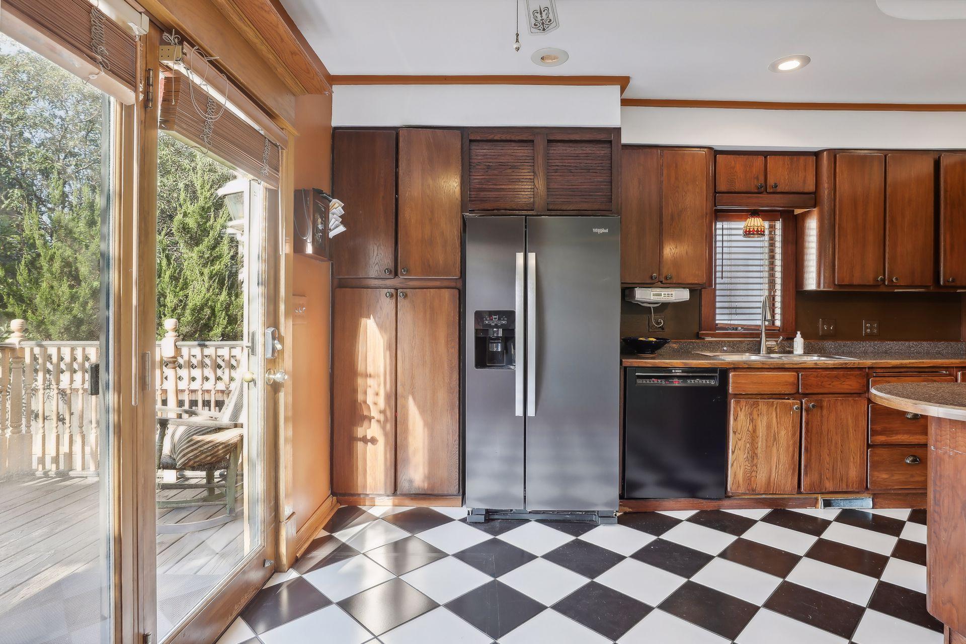 2094 Marshall Avenue