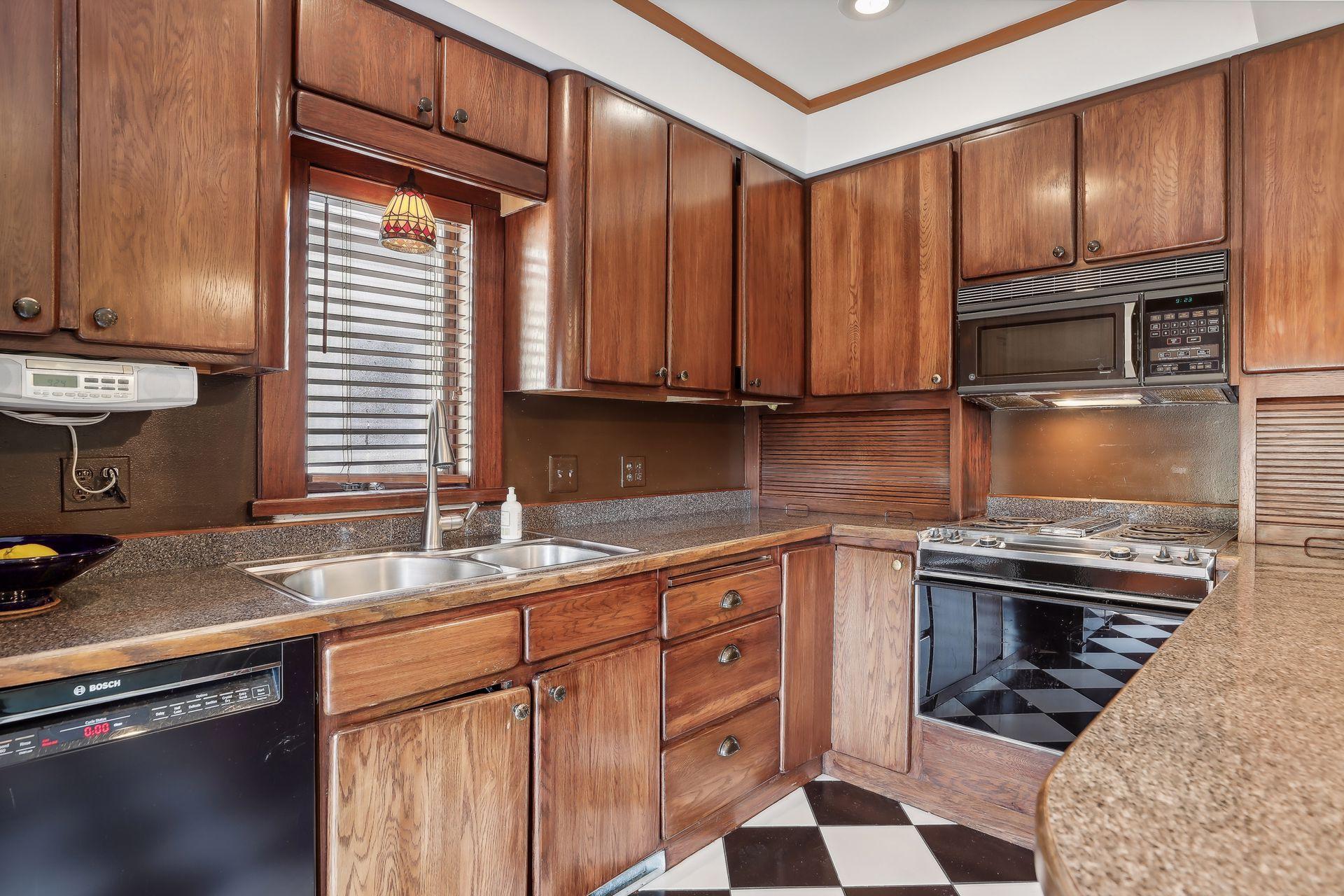 2094 Marshall Avenue