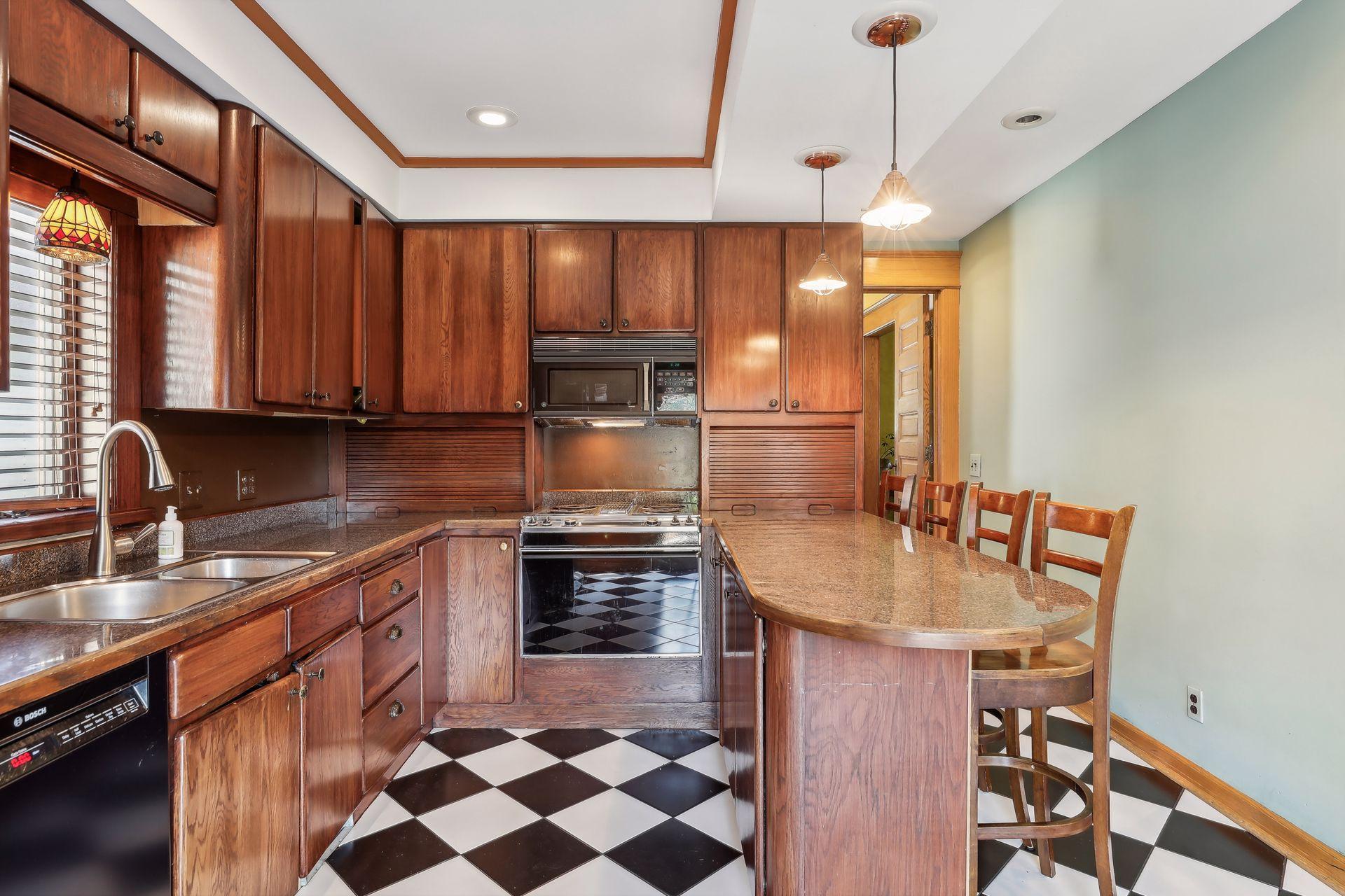 2094 Marshall Avenue