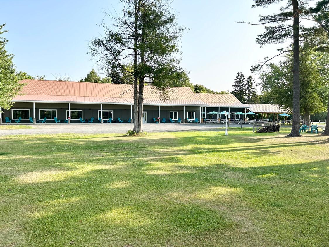 1721 US Highway 8