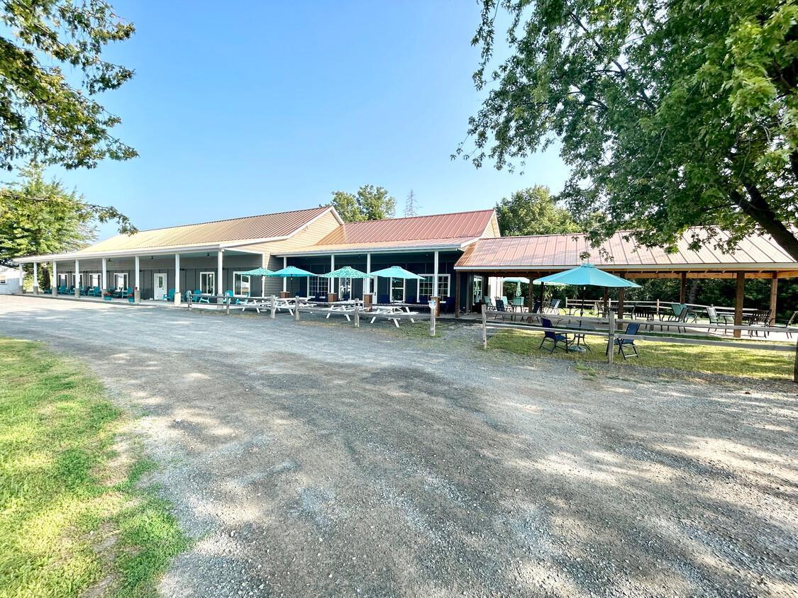 1721 US Highway 8