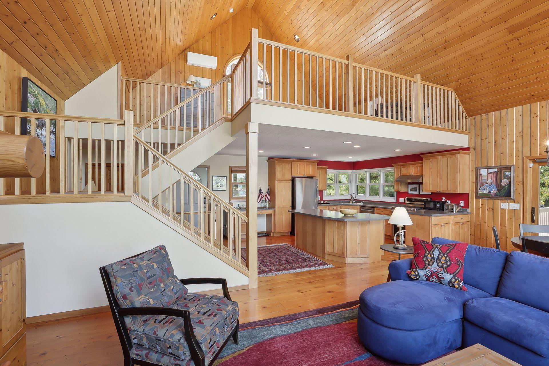 1723 S Deer Lake Circle