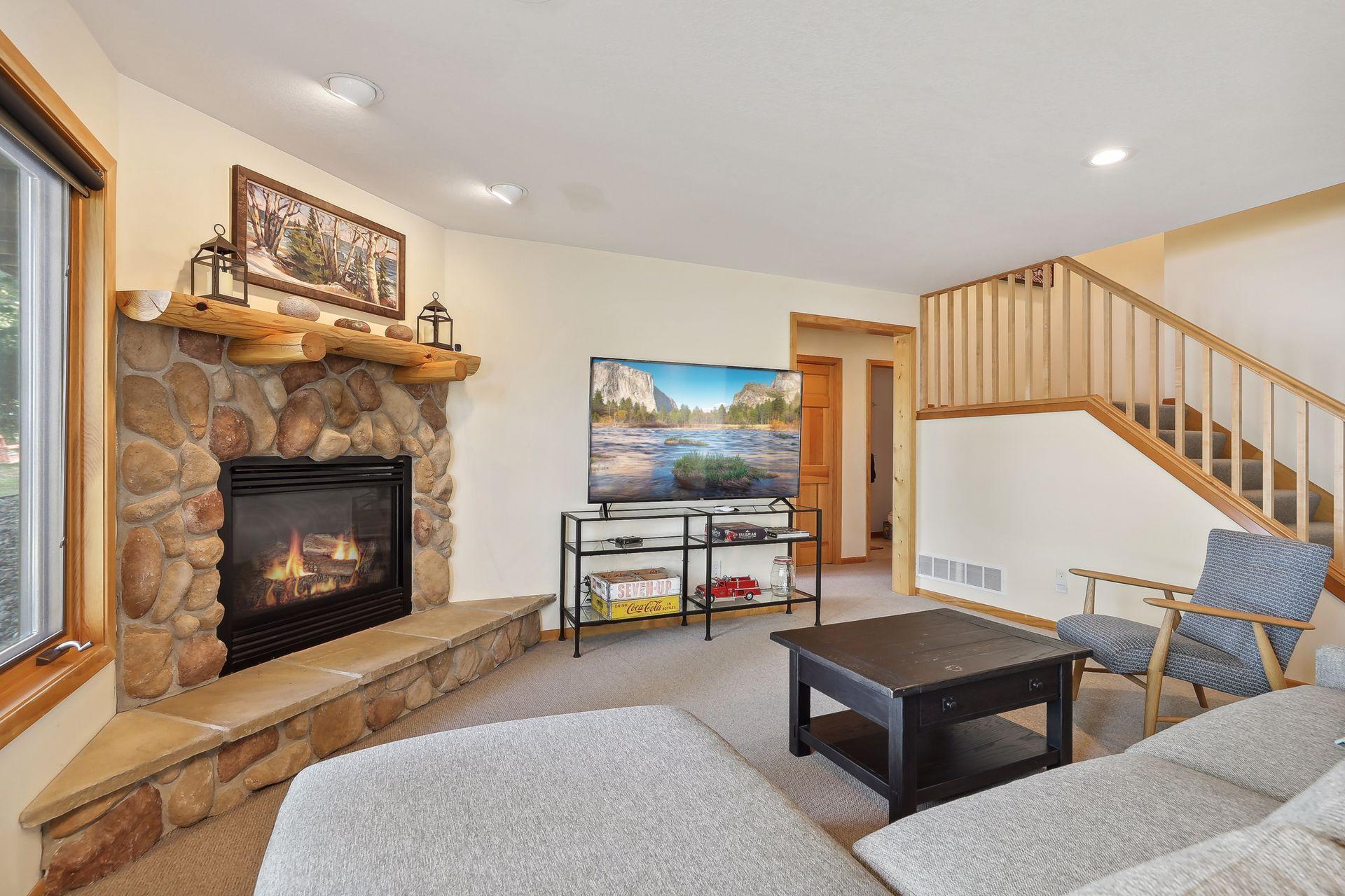 1723 S Deer Lake Circle