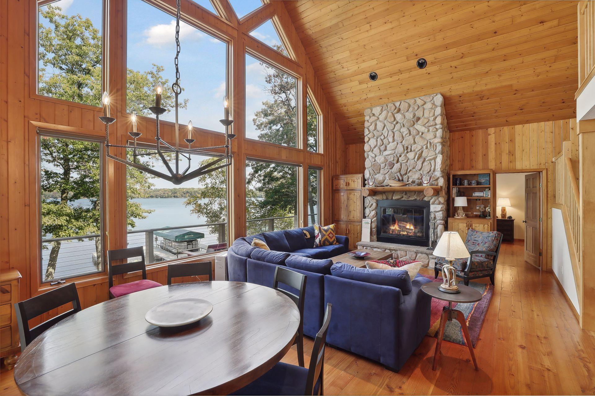 1723 S Deer Lake Circle