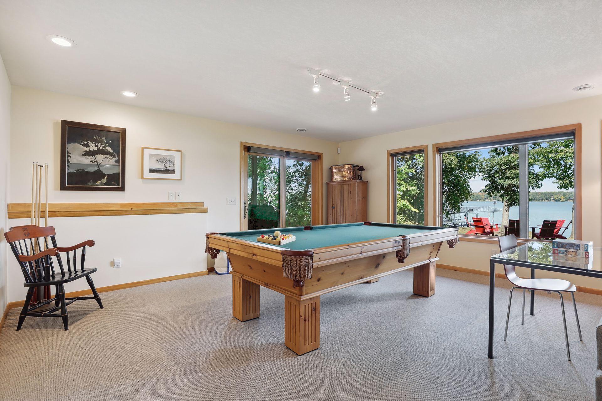 1723 S Deer Lake Circle