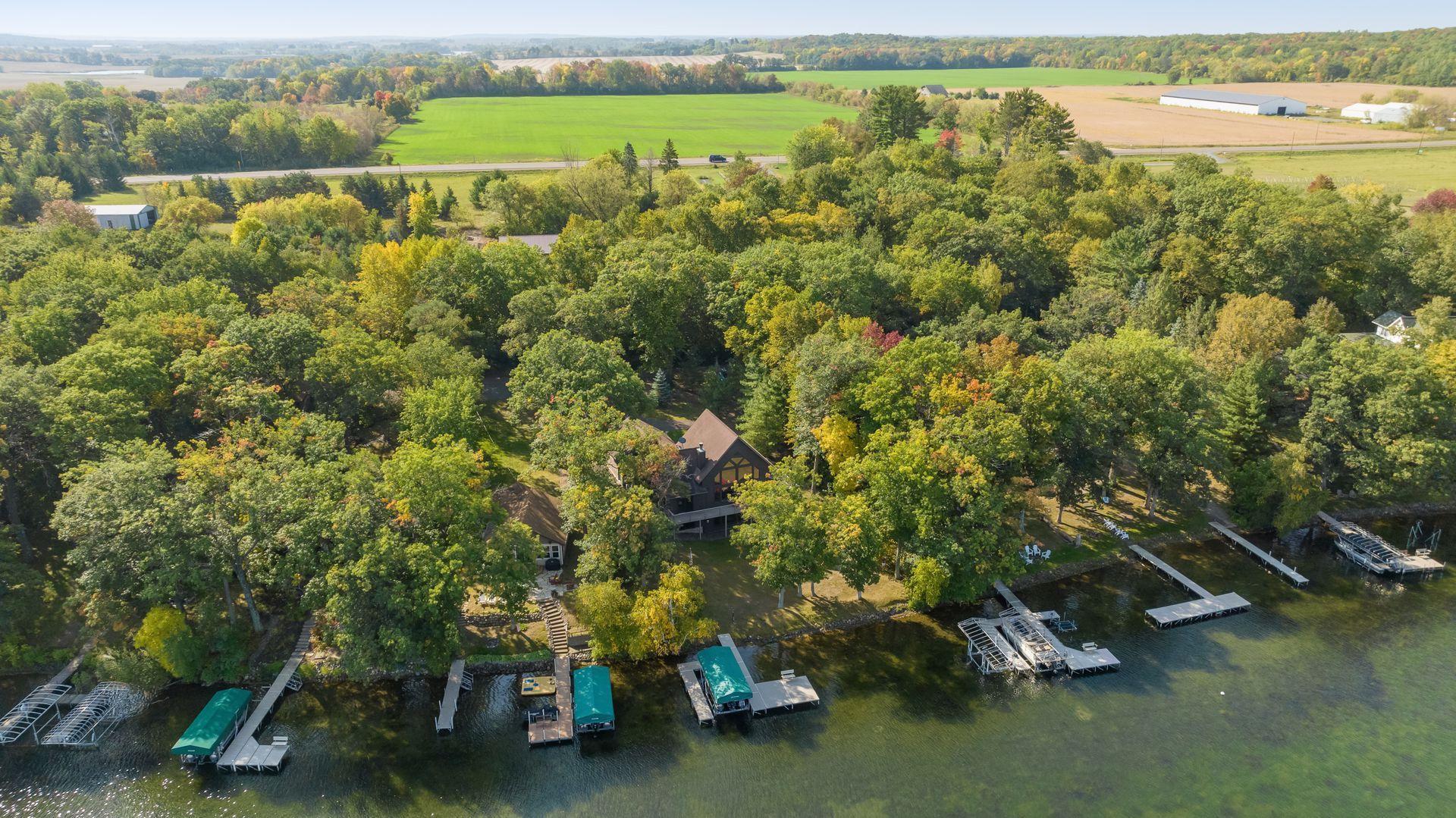 1723 S Deer Lake Circle