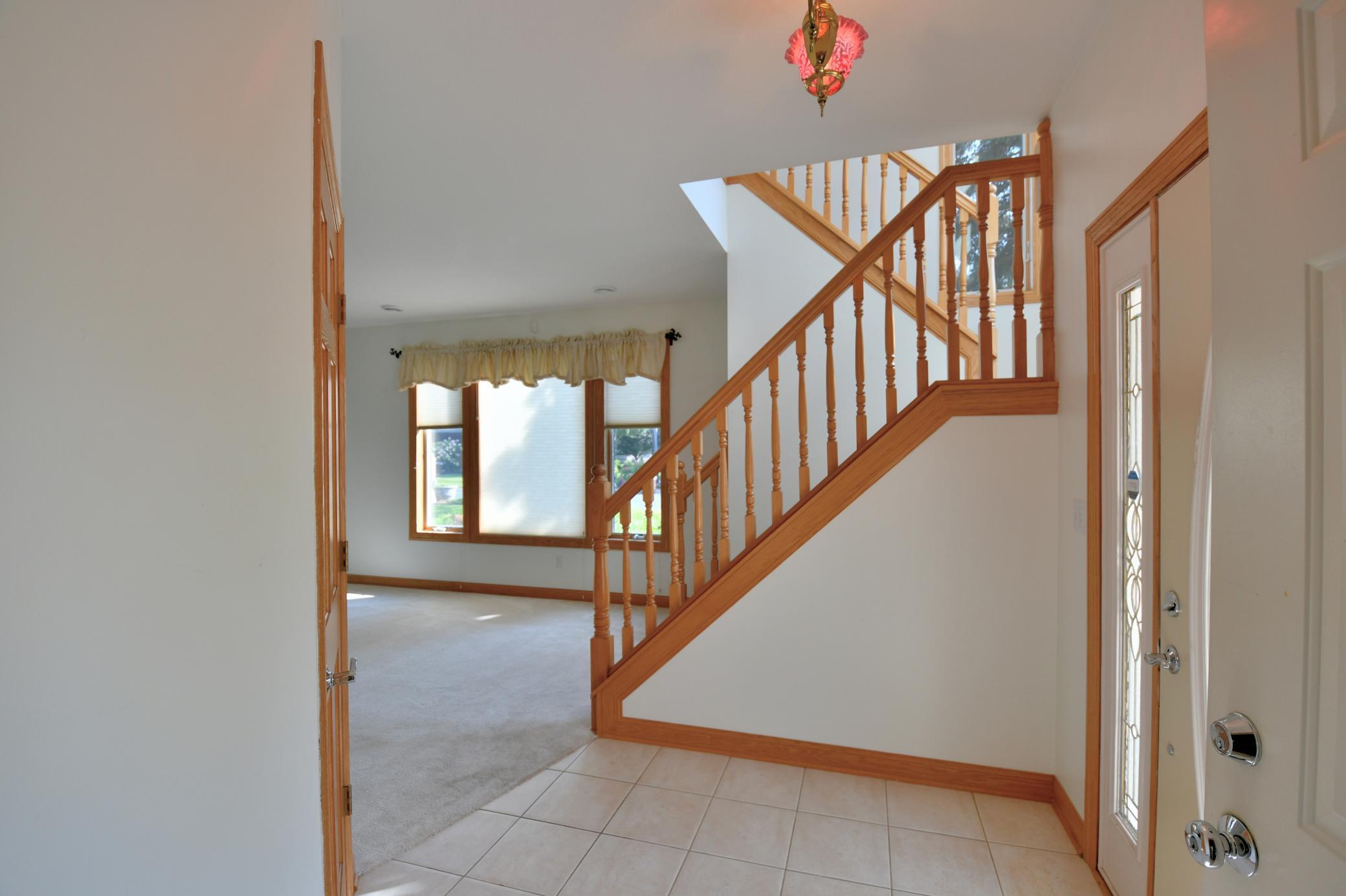 530 Lakeside Bay Drive S