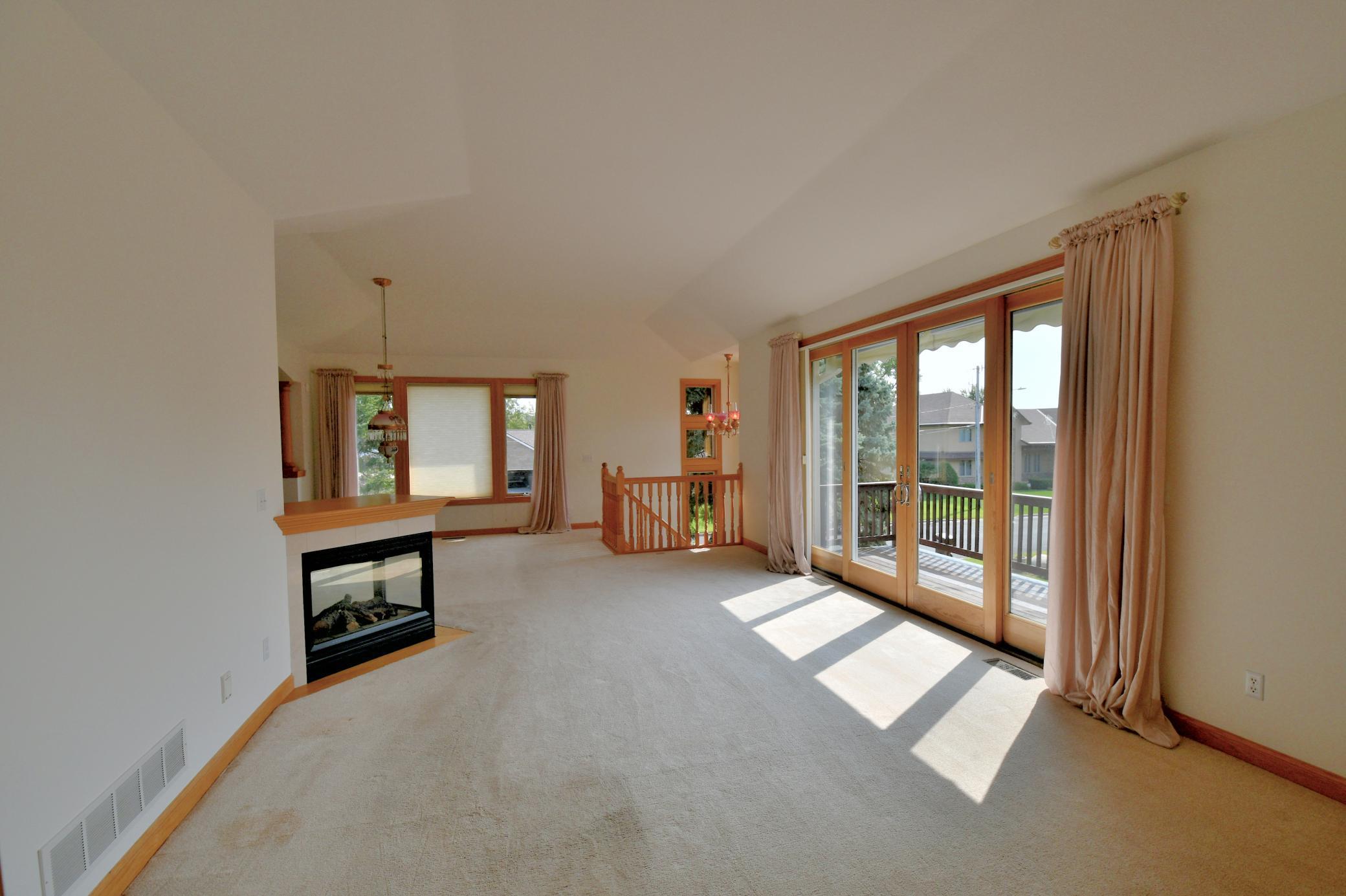 530 Lakeside Bay Drive S