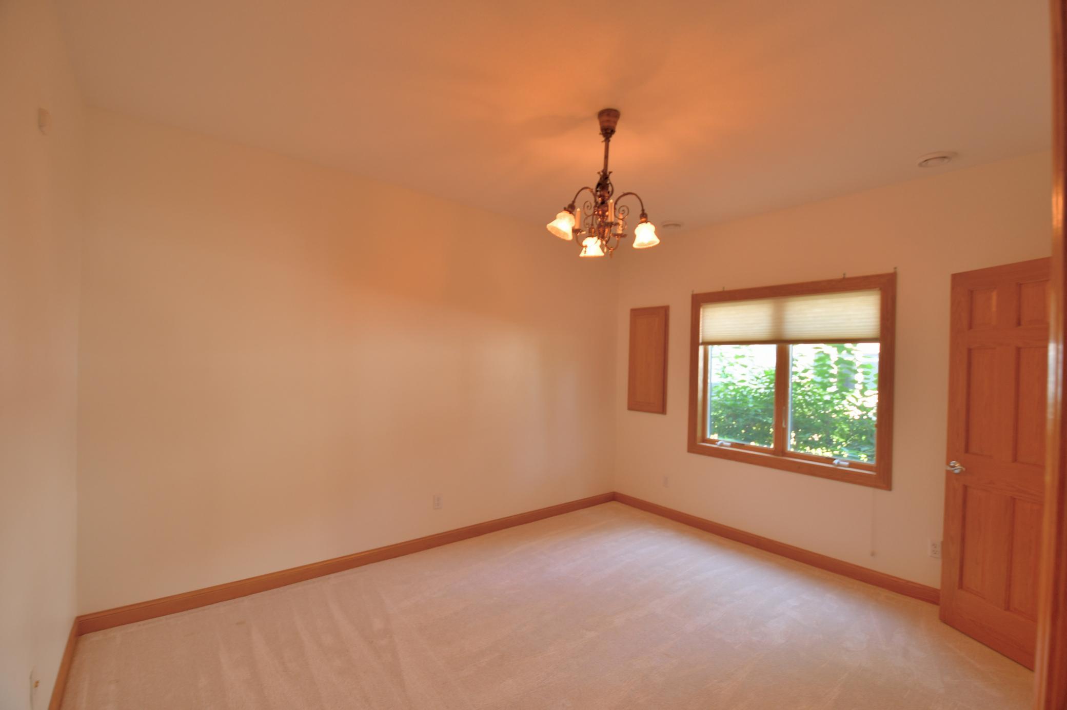 530 Lakeside Bay Drive S