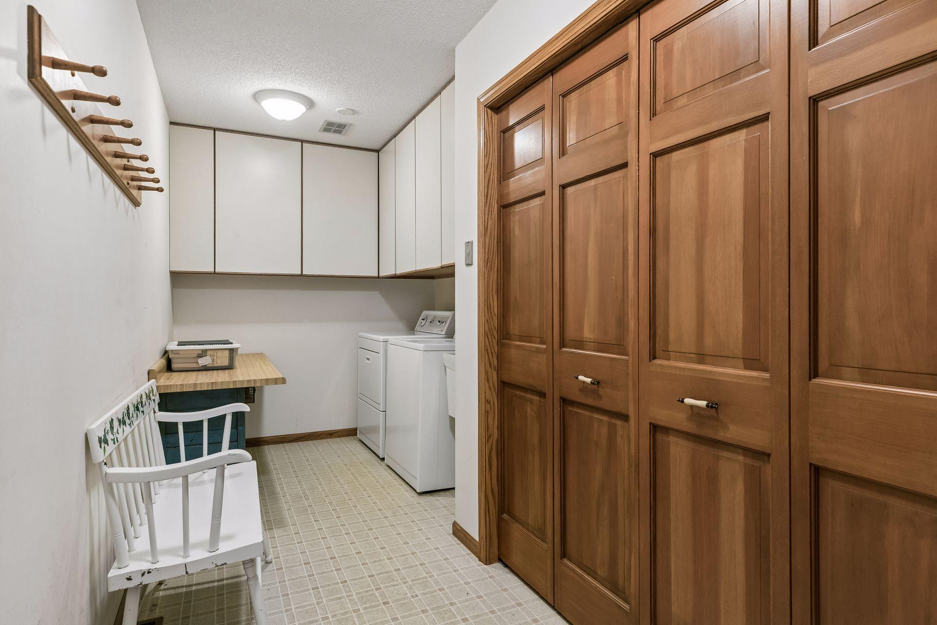 303 Hazel Street W