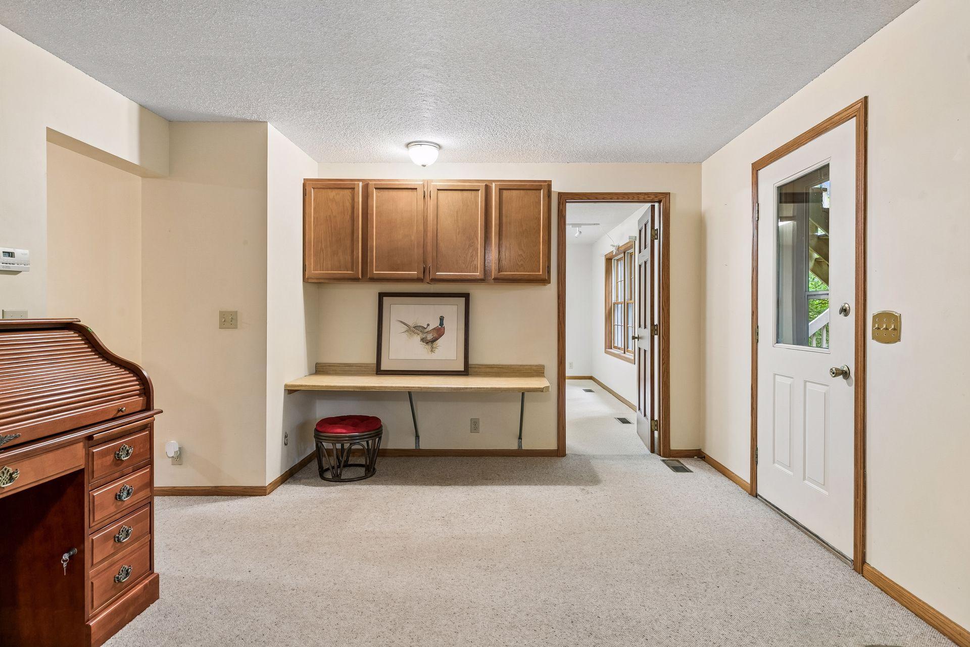 303 Hazel Street W