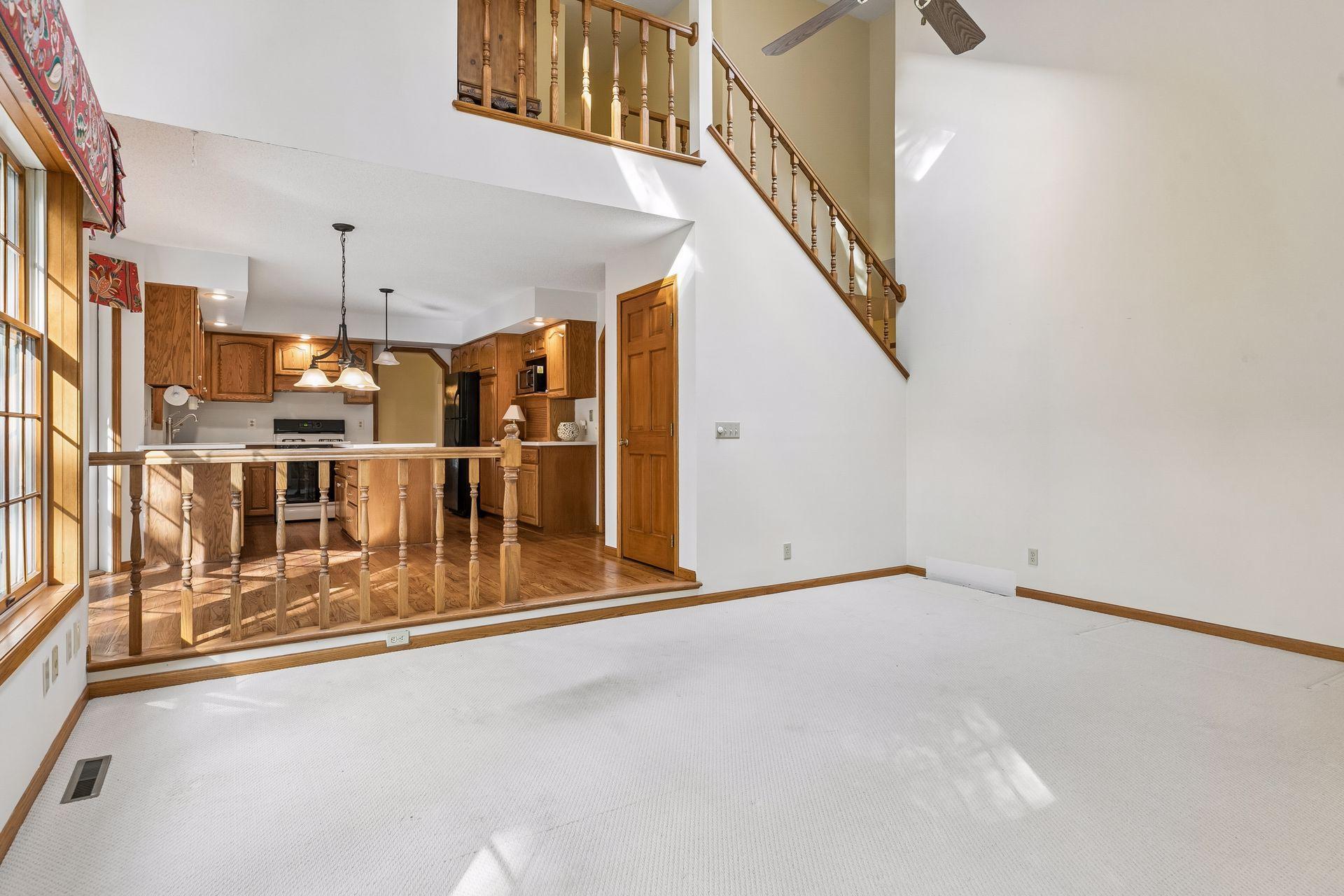 303 Hazel Street W