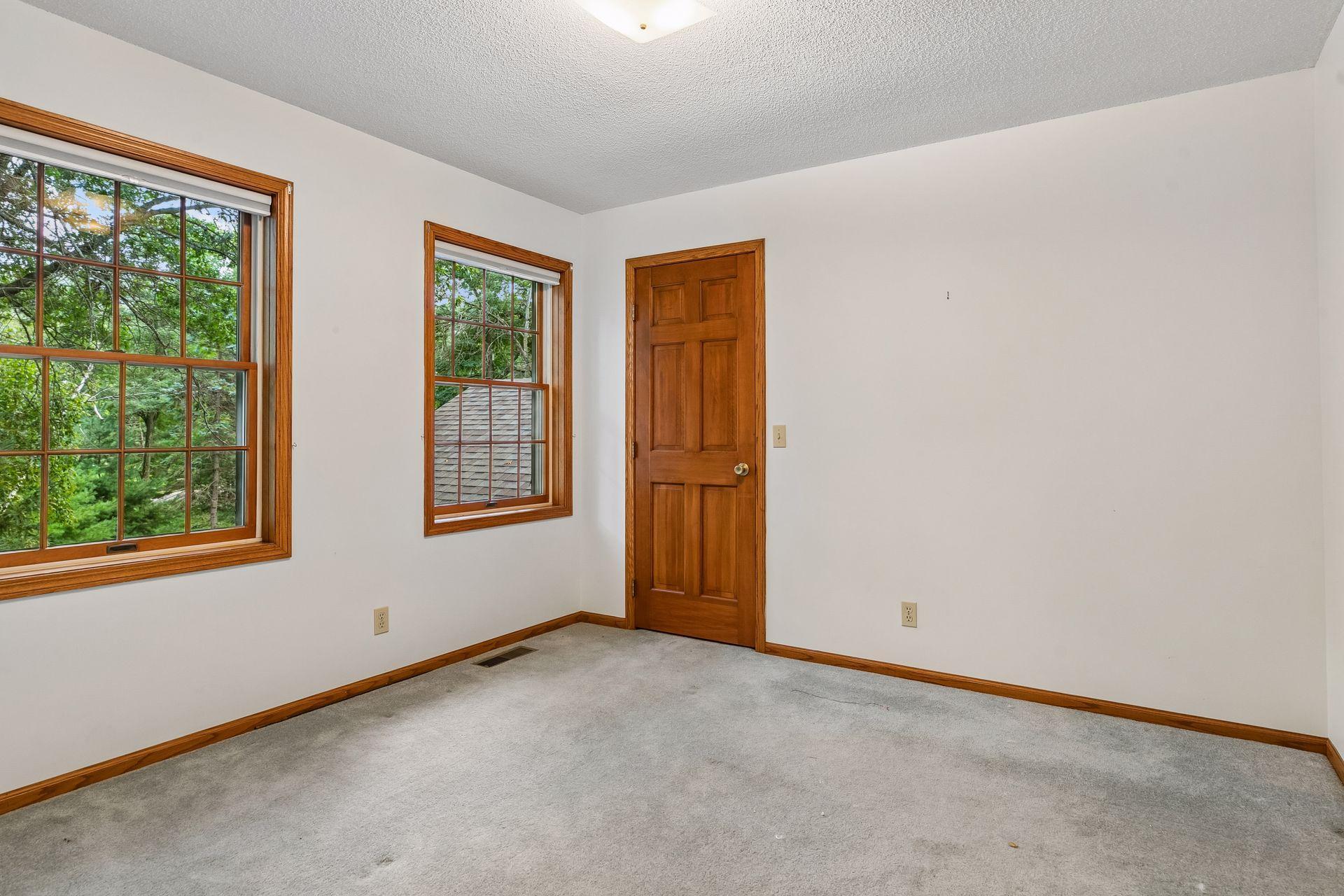 303 Hazel Street W