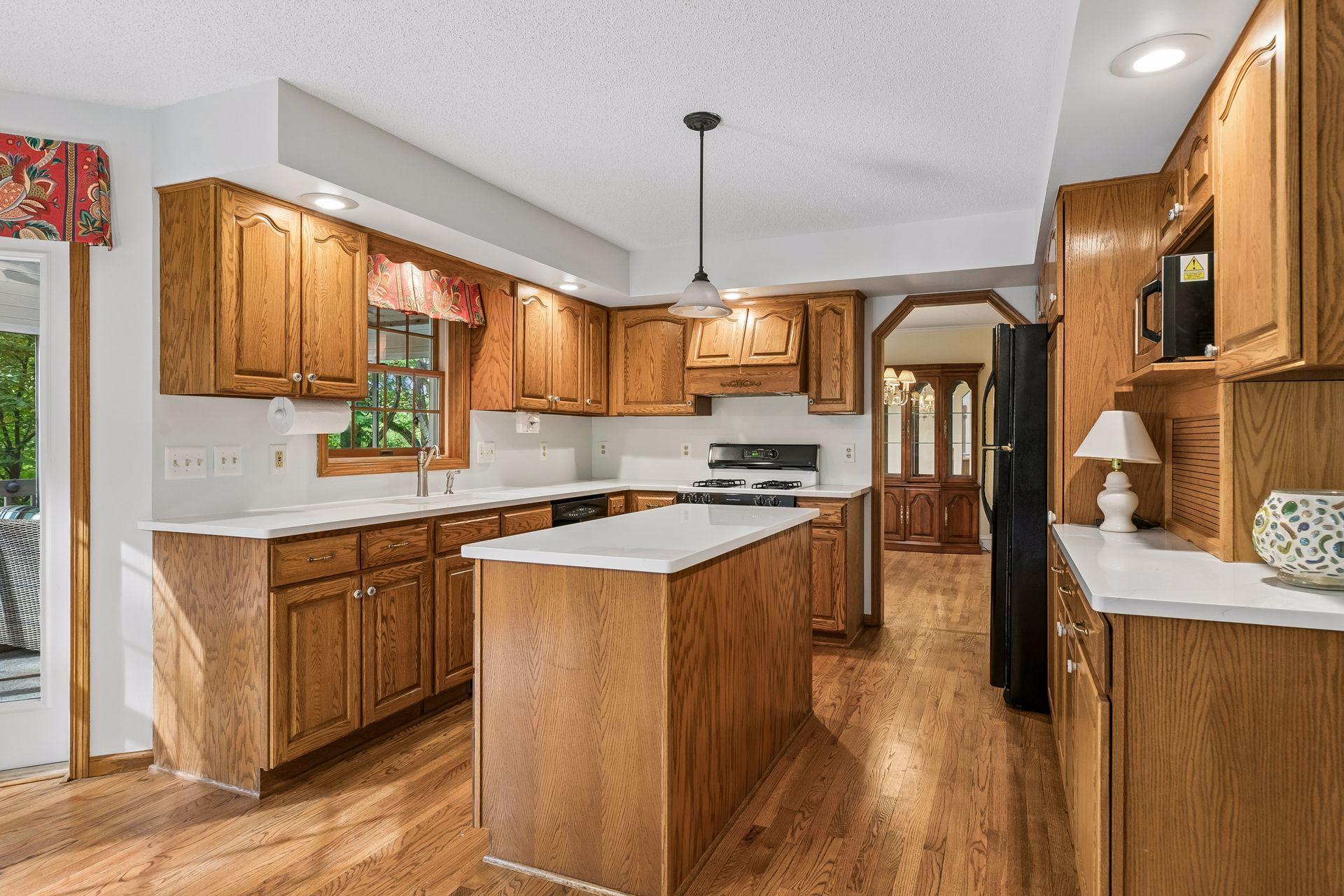303 Hazel Street W