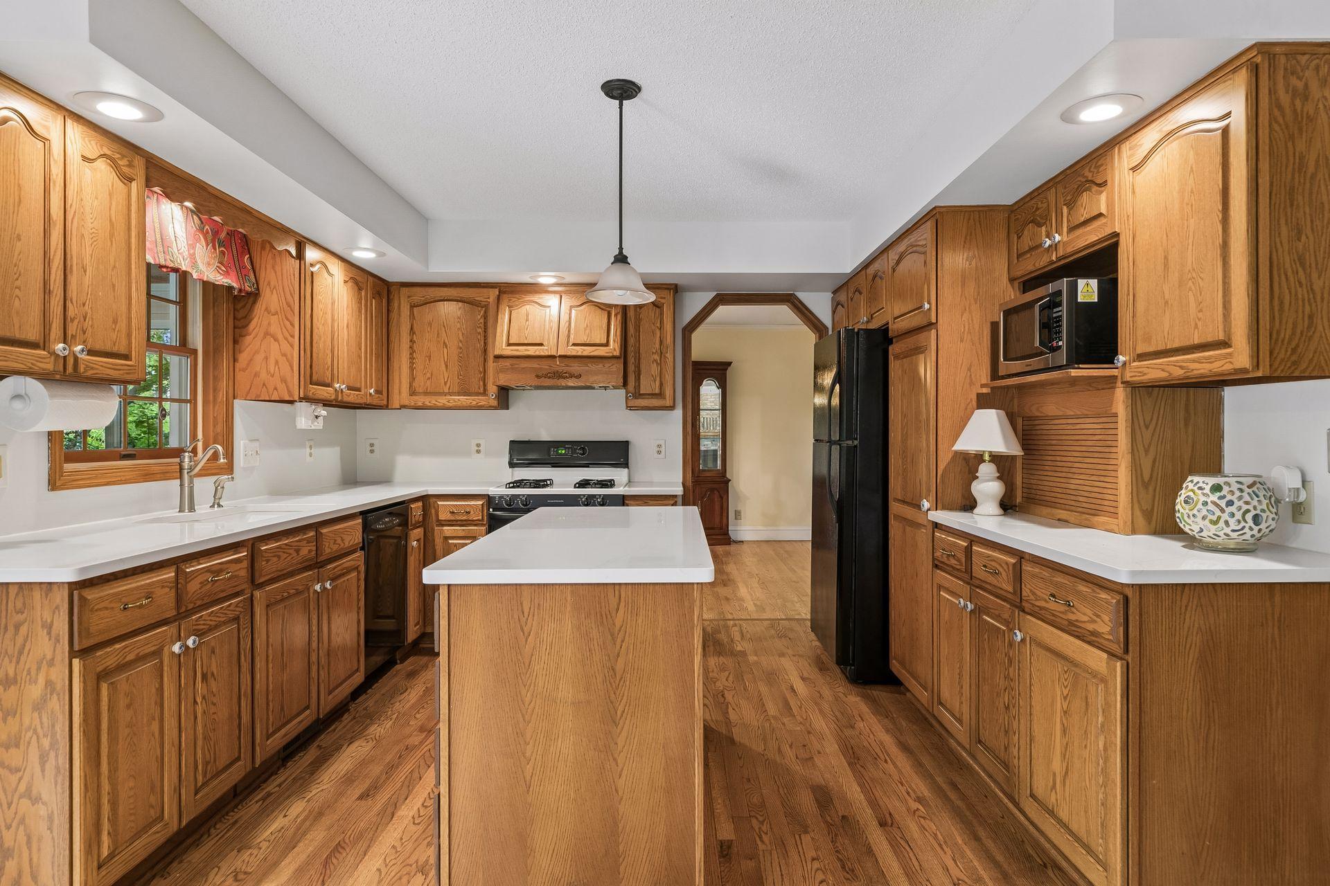 303 Hazel Street W