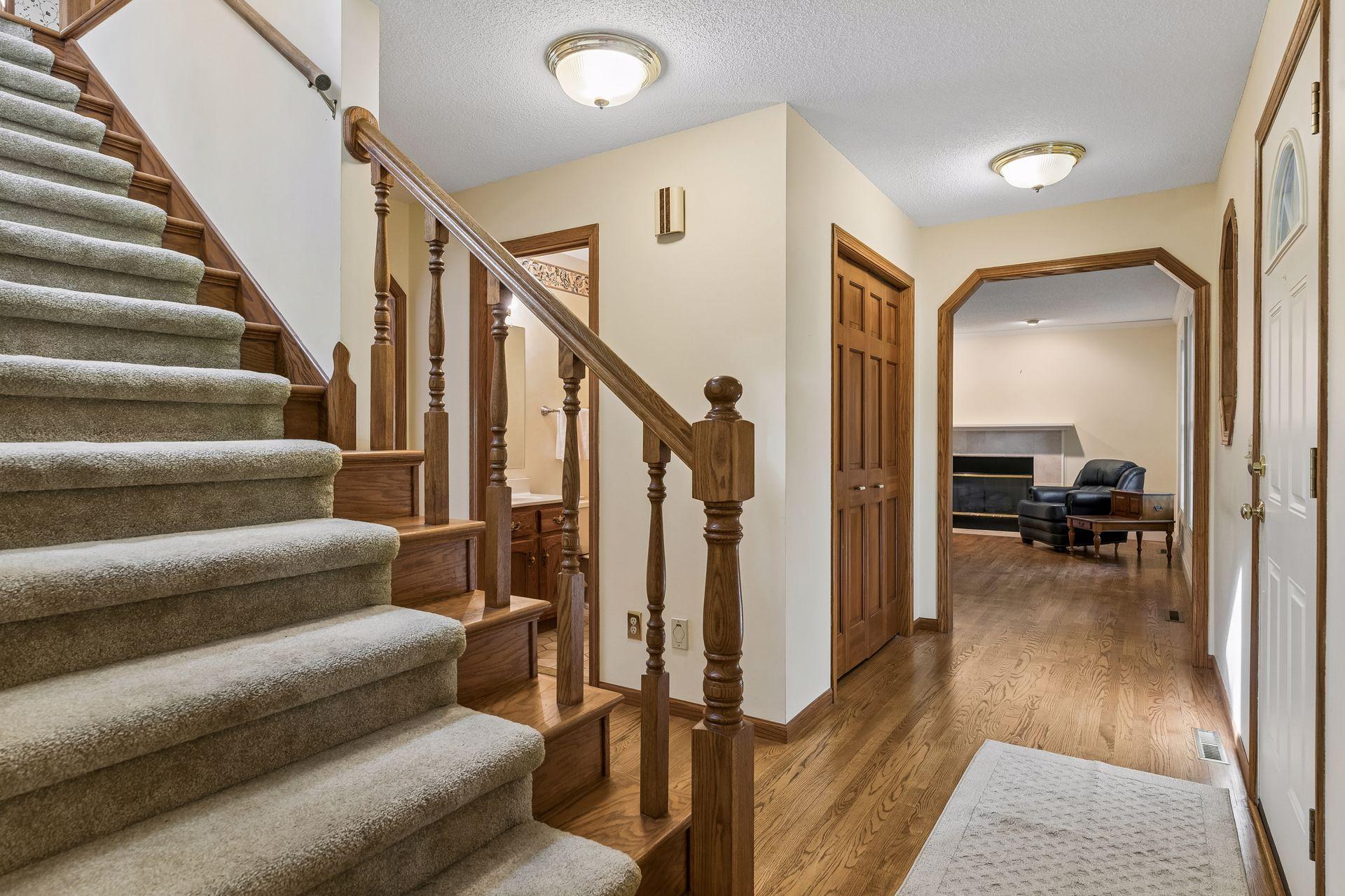 303 Hazel Street W