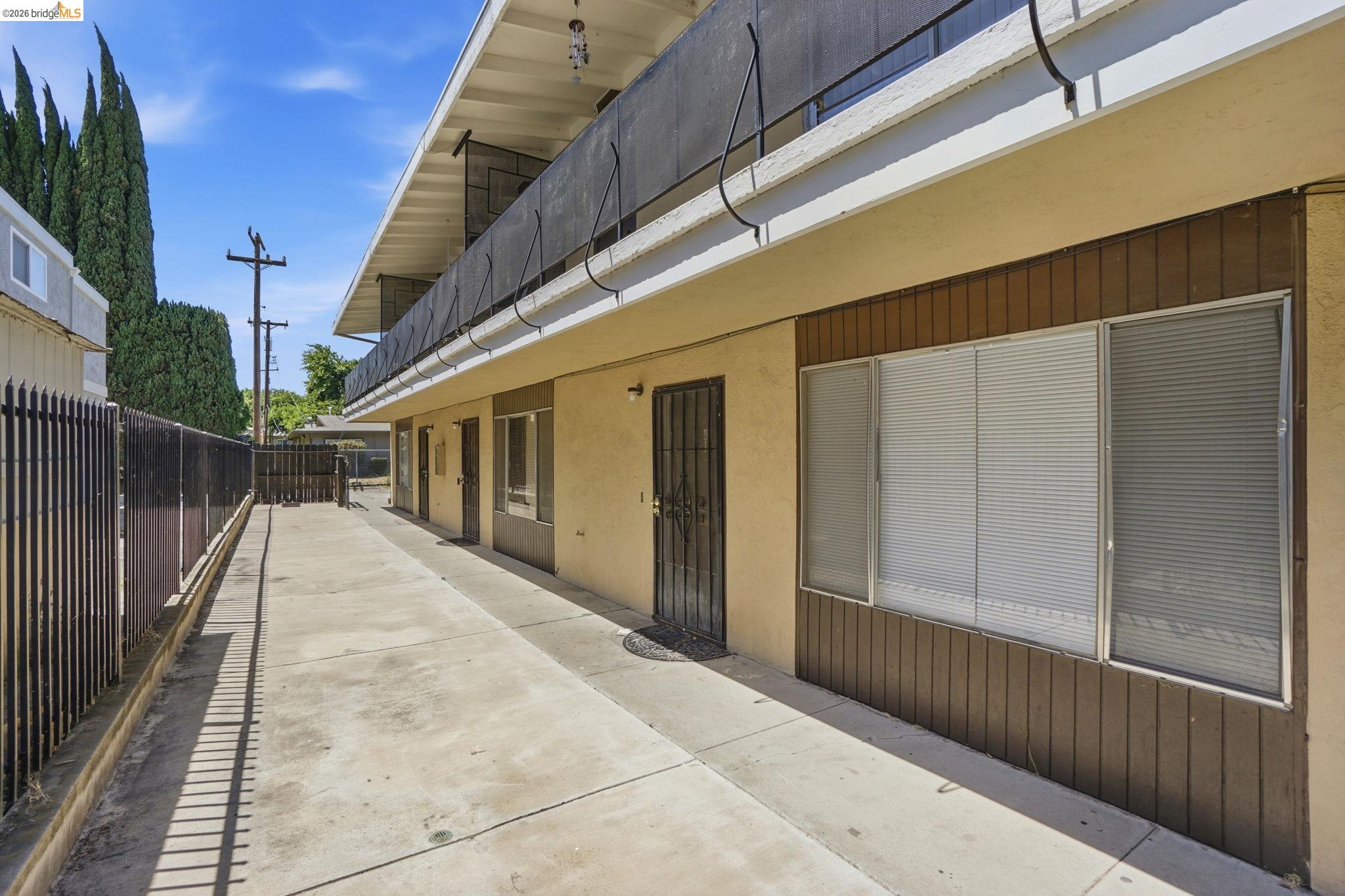3513 Fairview