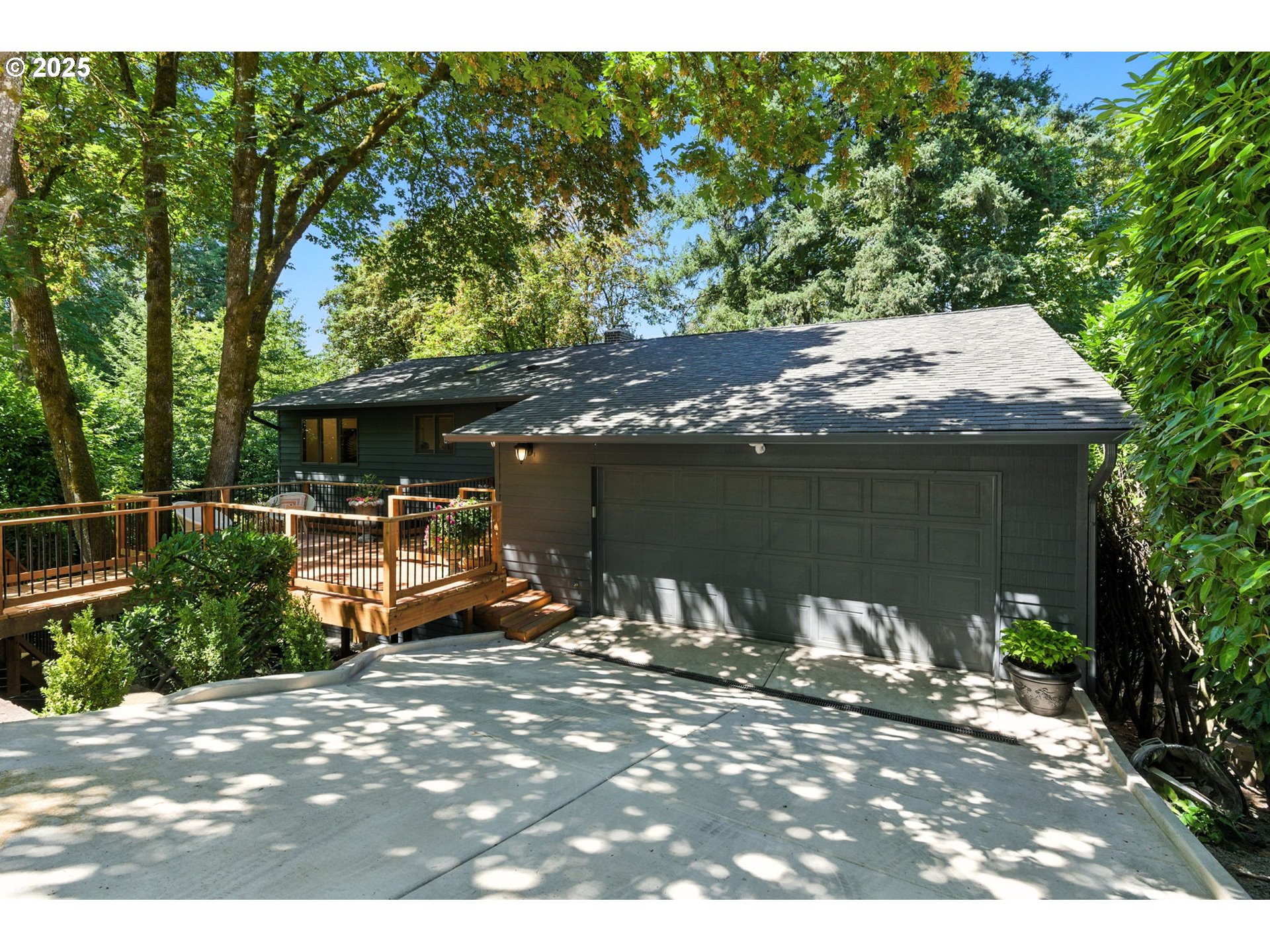 2651 LOOKOUT CT