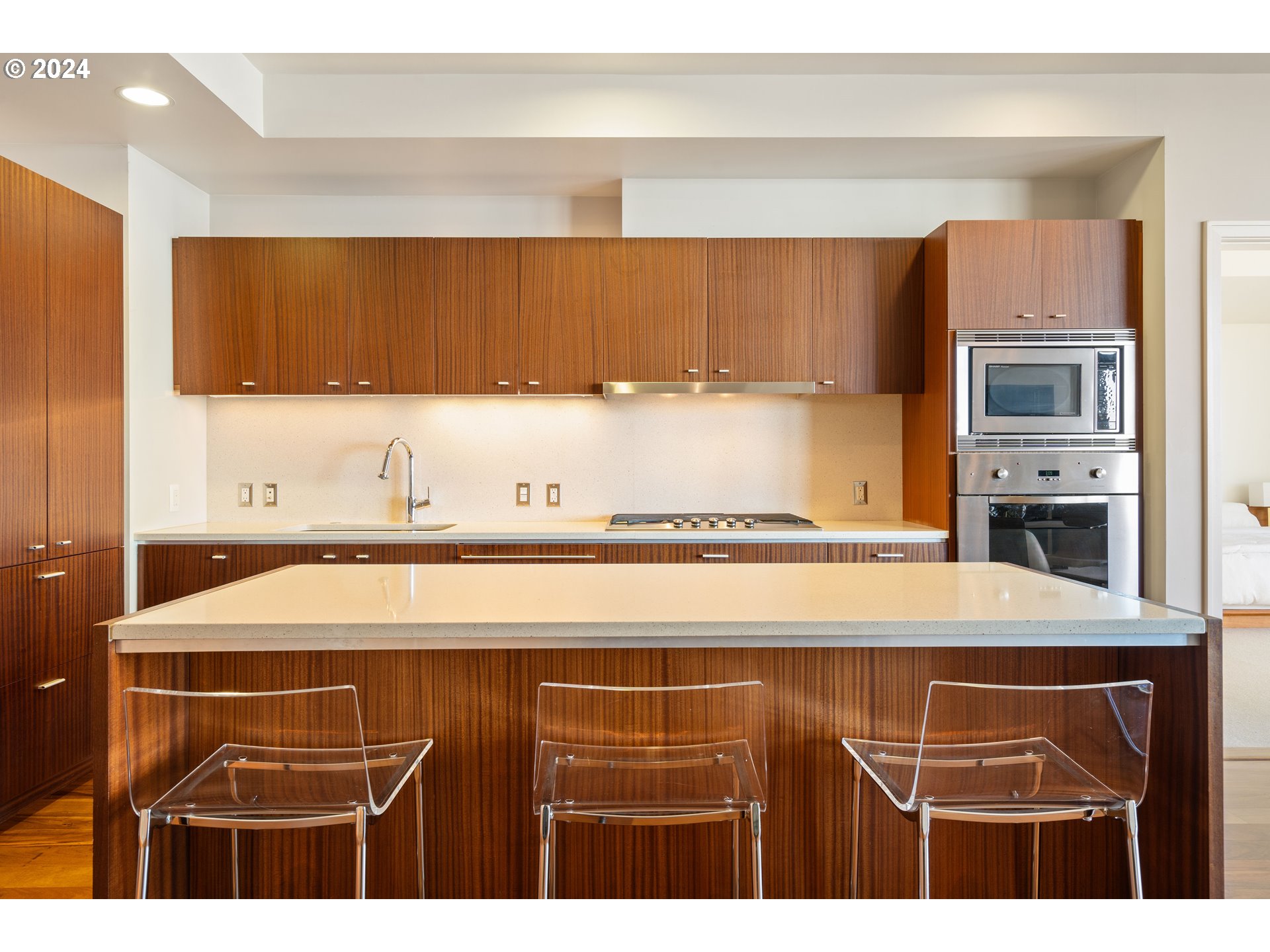 841 S GAINES ST 1302