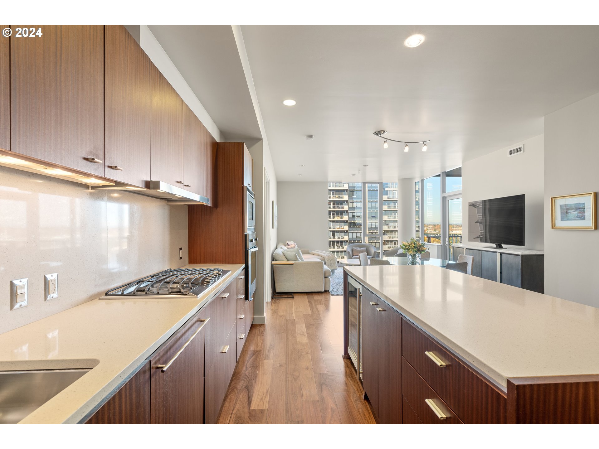 841 S GAINES ST 1302