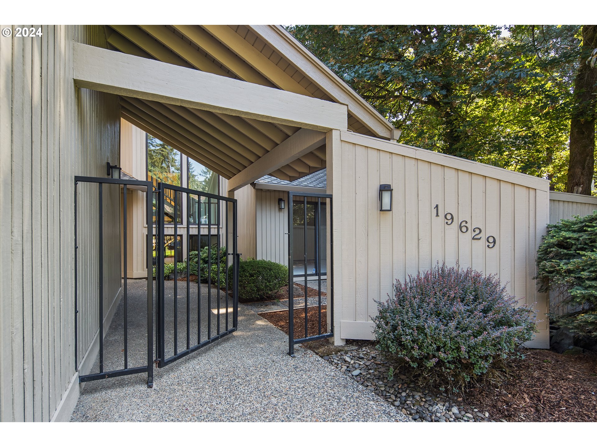 19629 DERBY CT