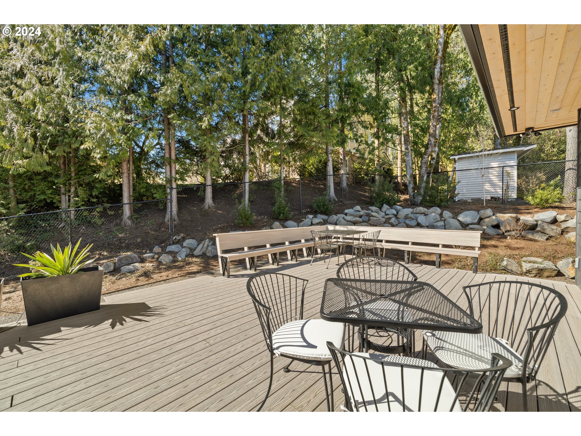 940 CAPILANO CT