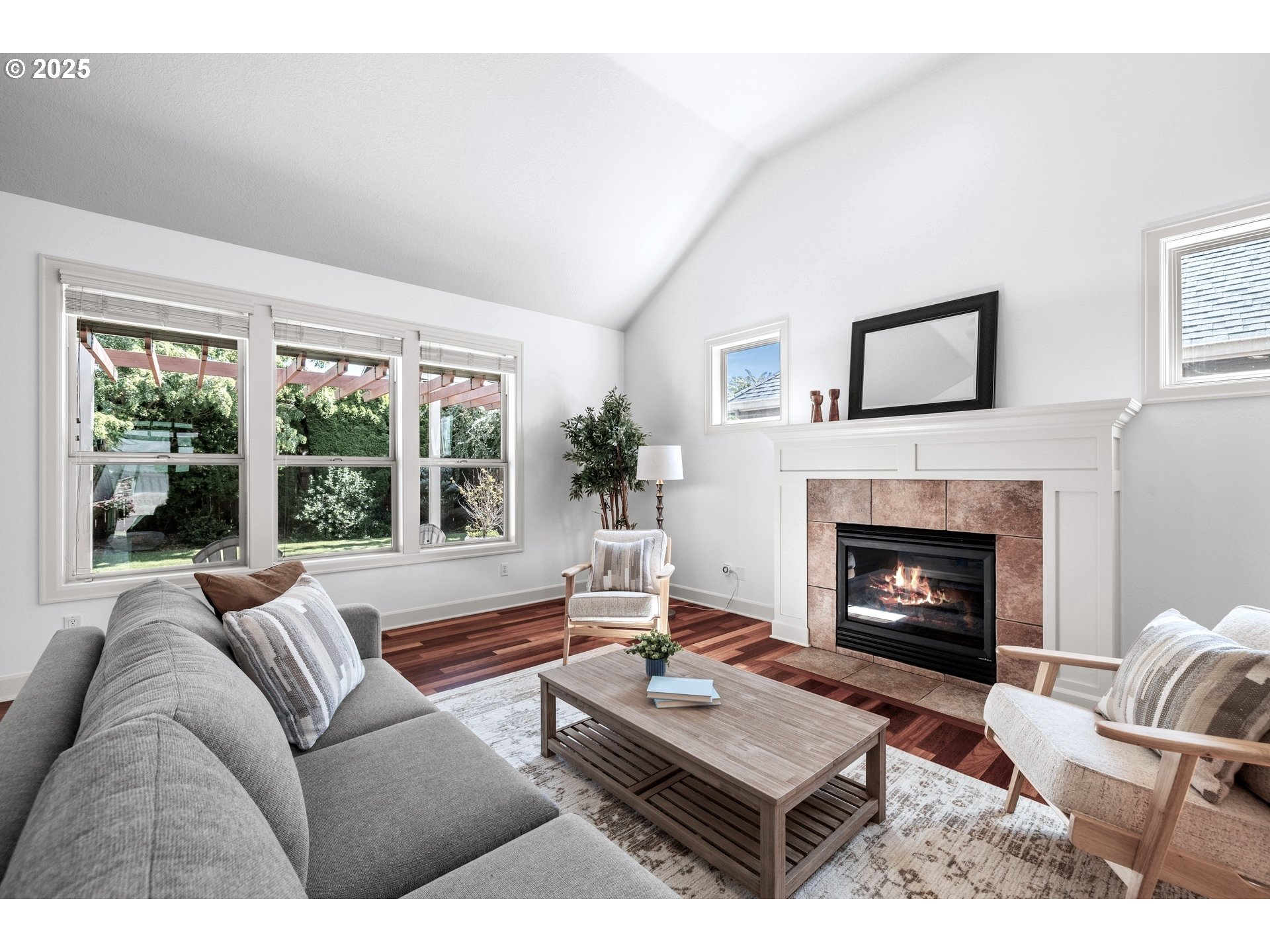 1465 NE 15TH AVE