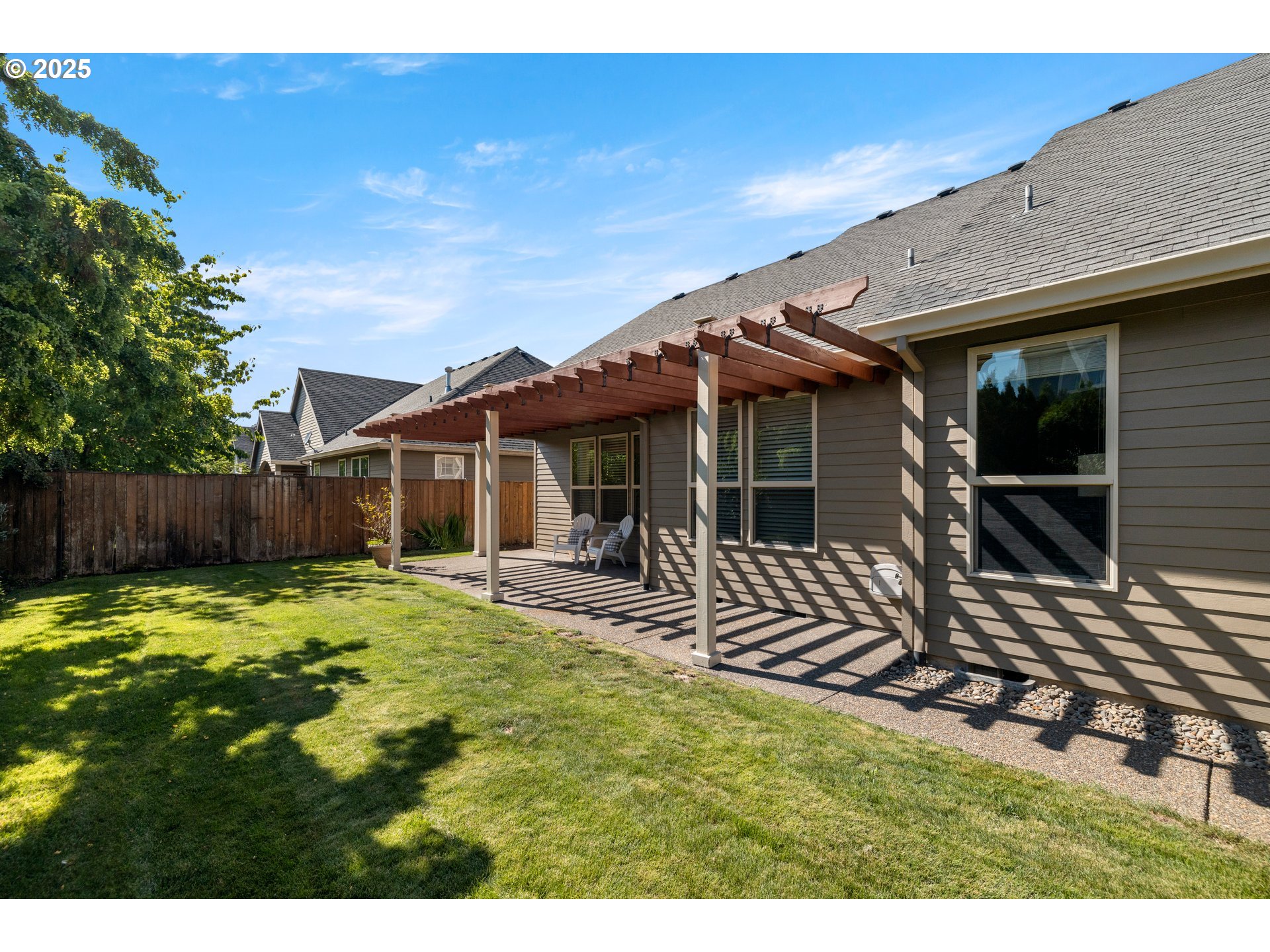 1465 NE 15TH AVE