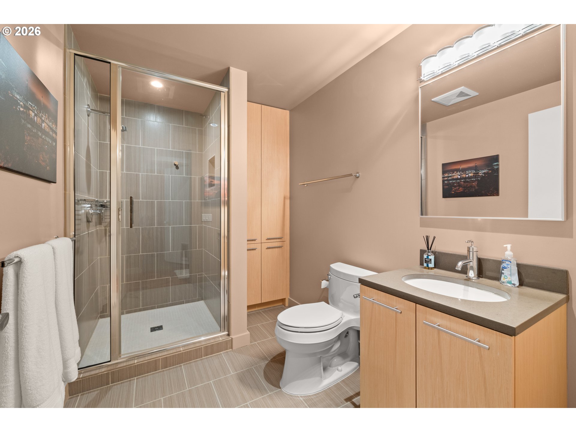 949 NW OVERTON ST 301