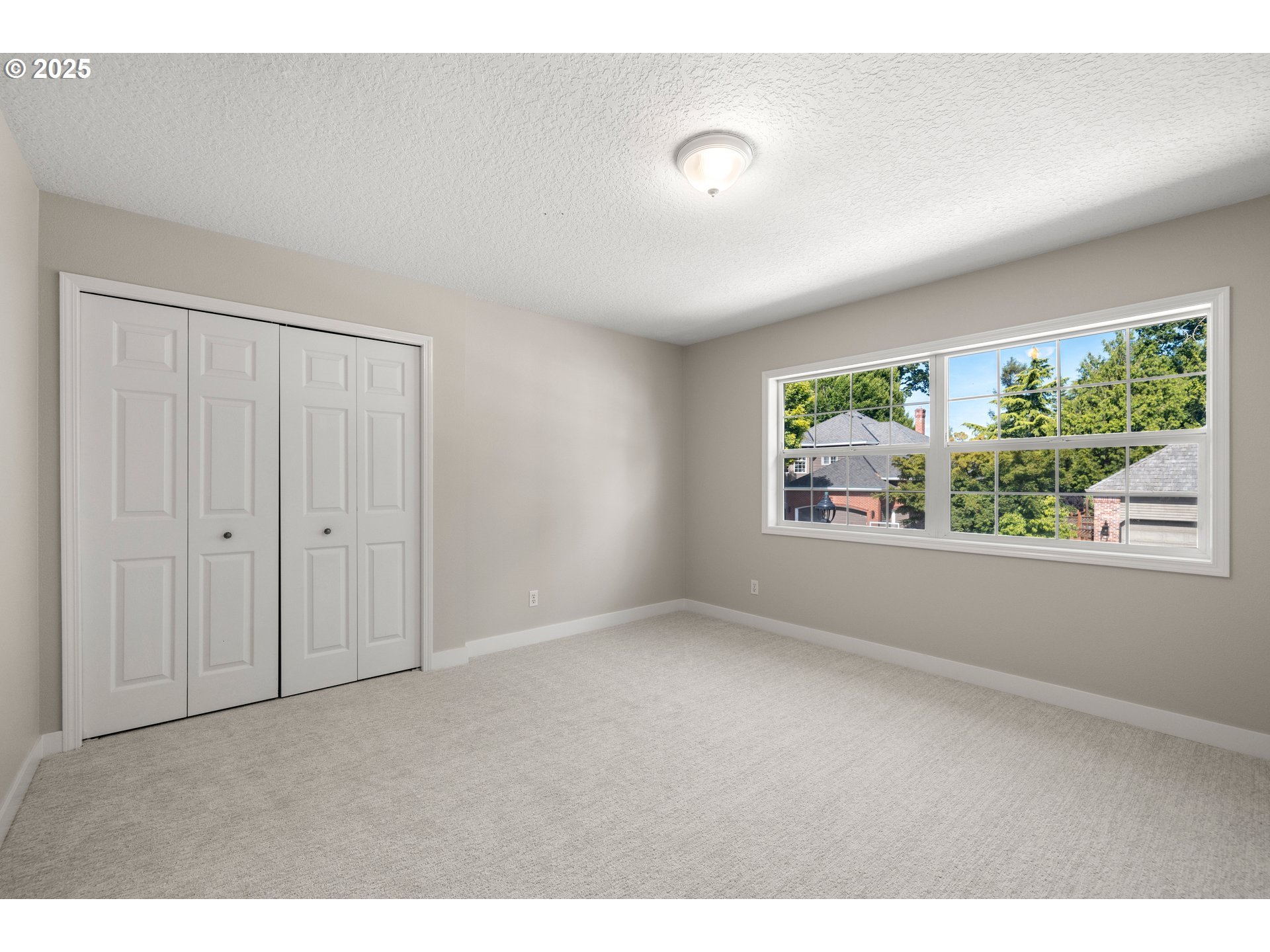28563 SW CASCADE LOOP
