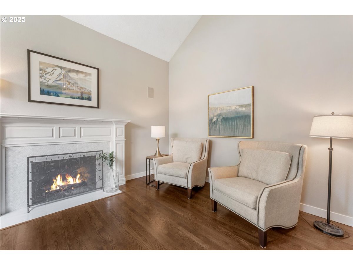 28563 SW CASCADE LOOP