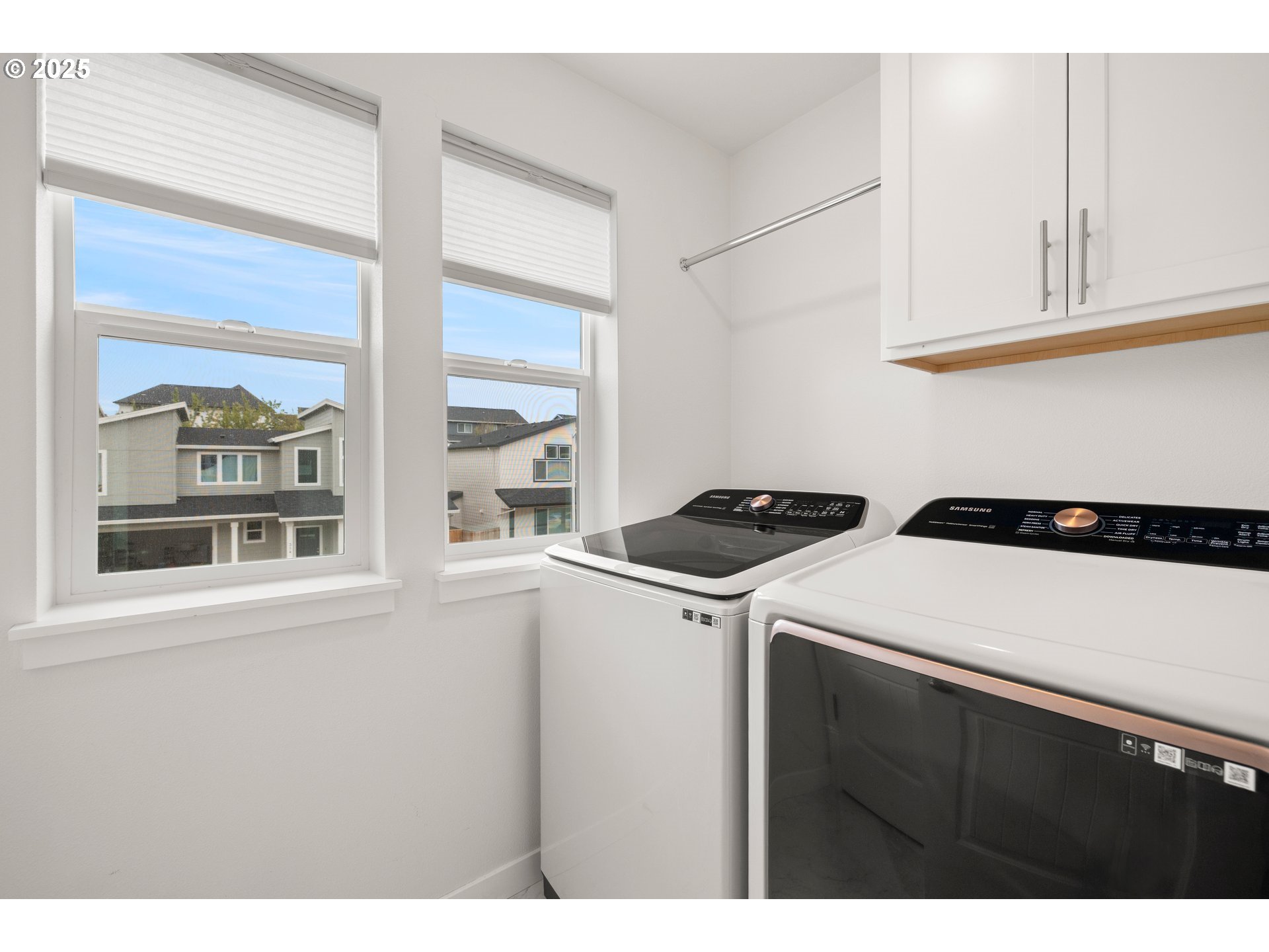 317 E BARBARAS WAY