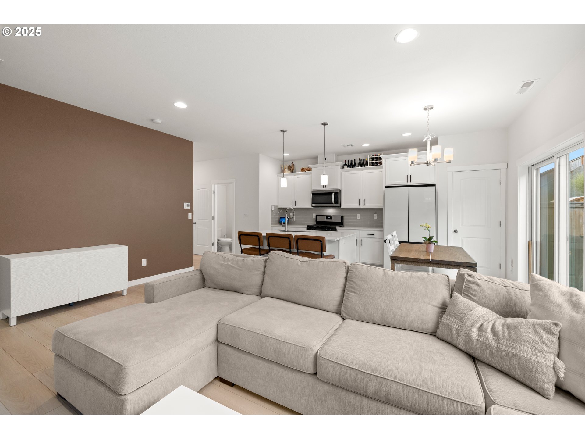 317 E BARBARAS WAY