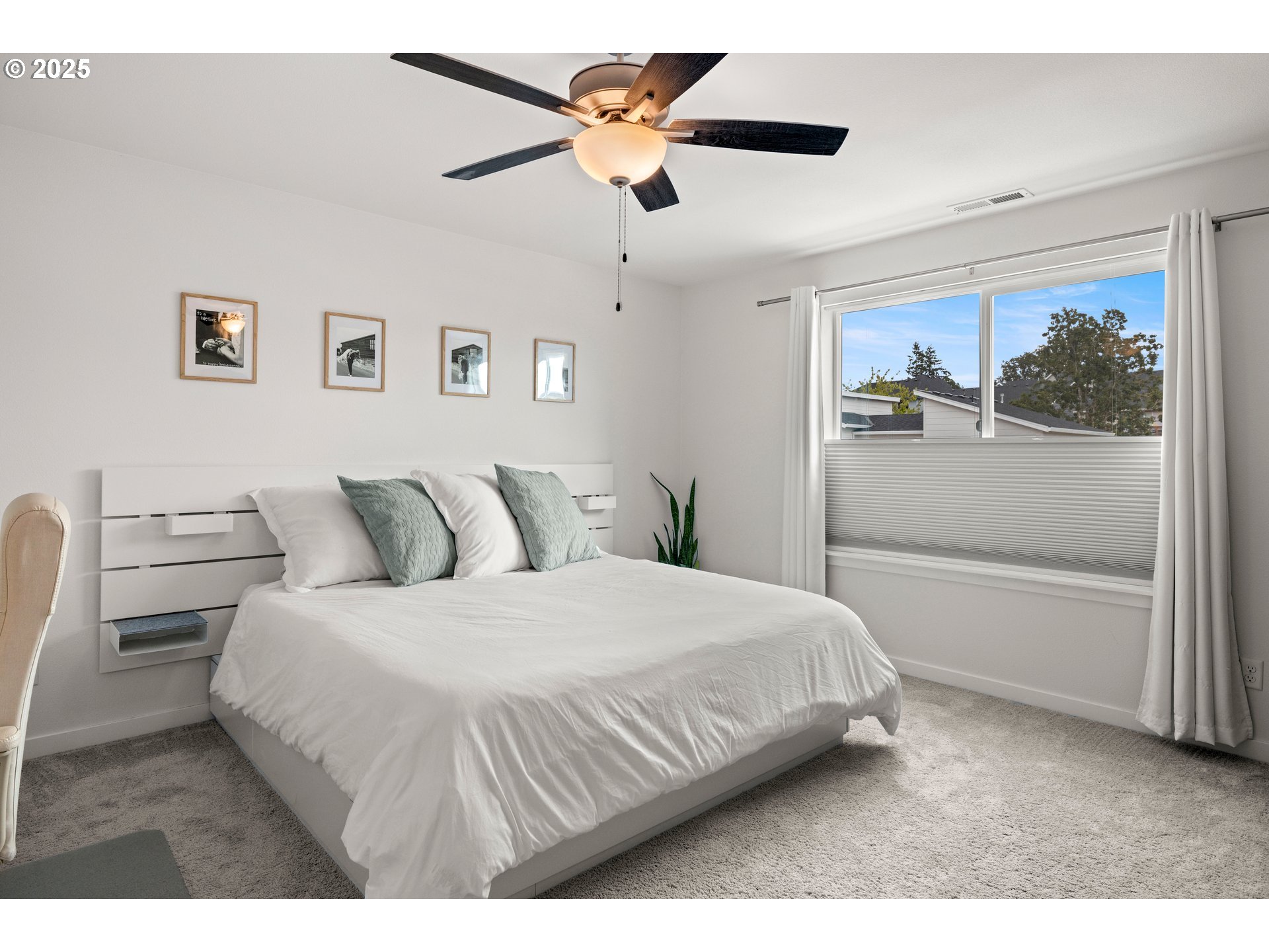 317 E BARBARAS WAY