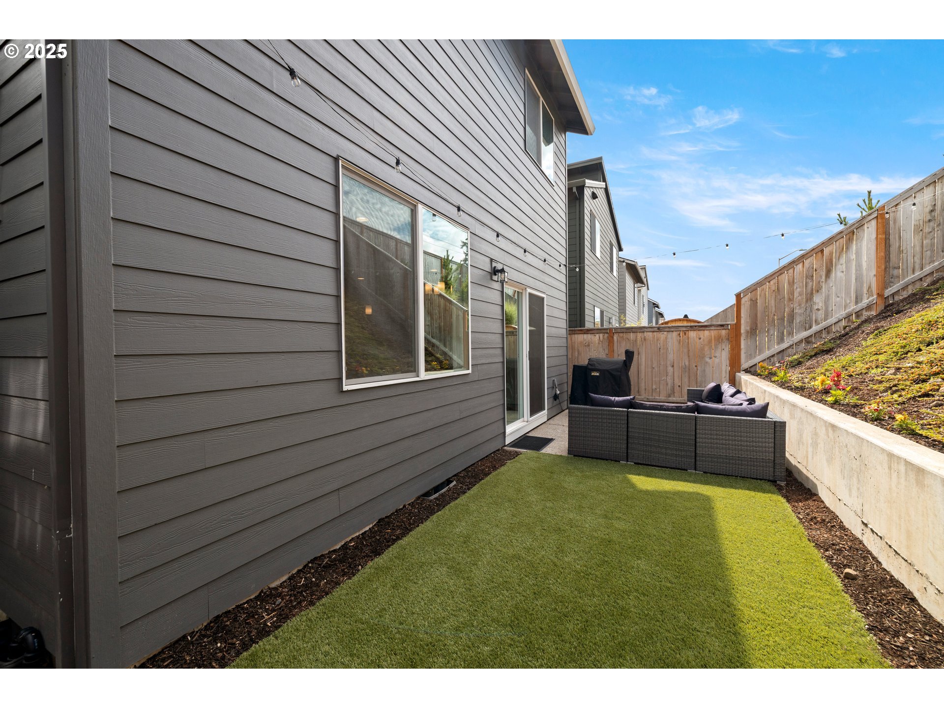 317 E BARBARAS WAY