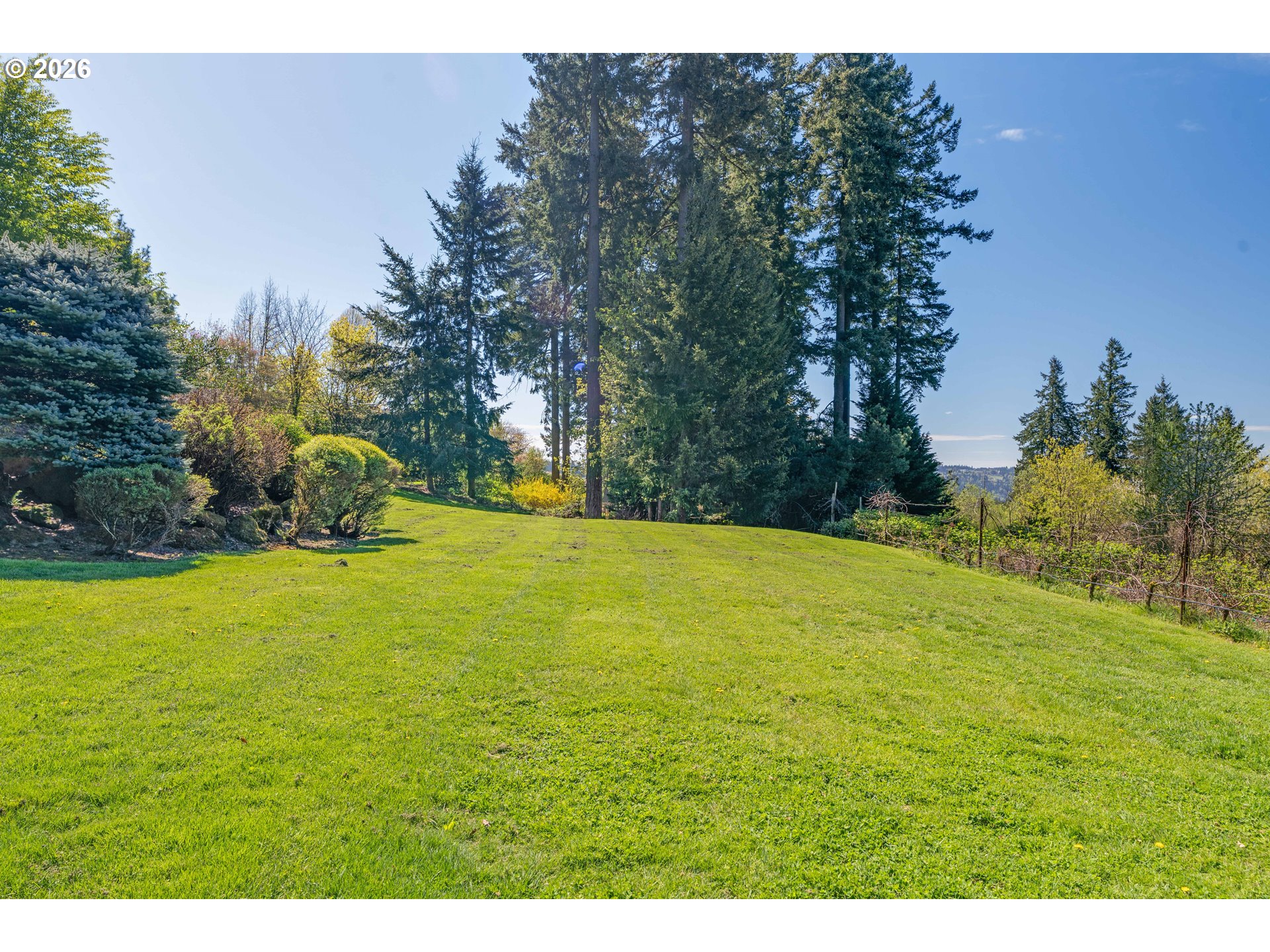 17875 CRESTLINE DR