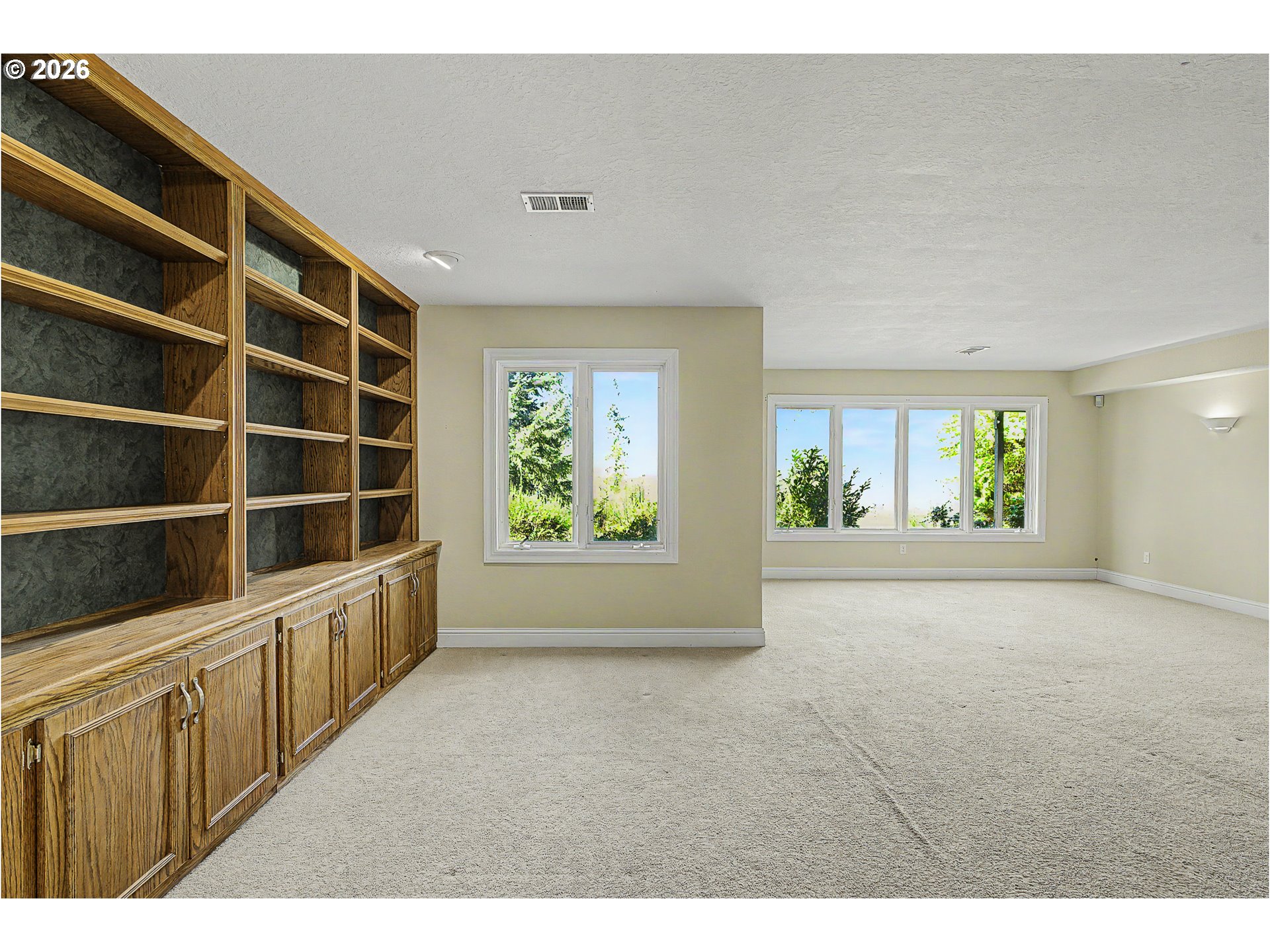 17875 CRESTLINE DR