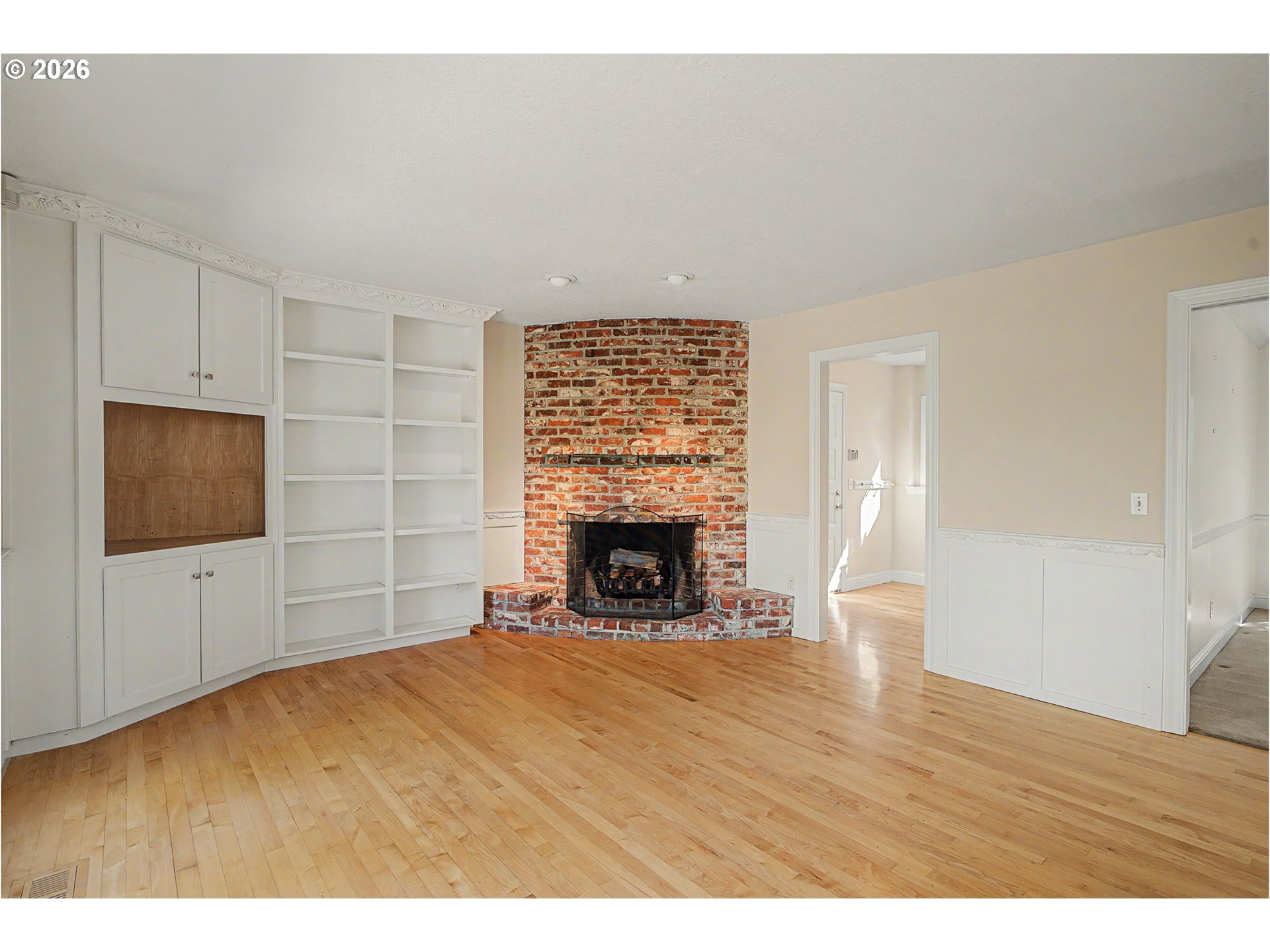 17875 CRESTLINE DR